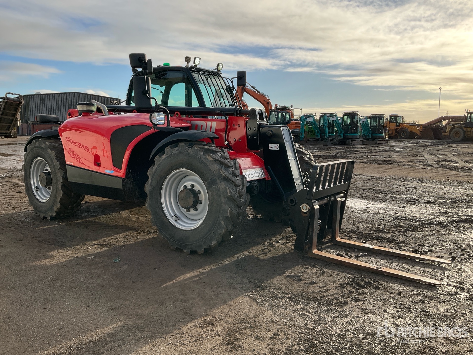 2022 Manitou MT933