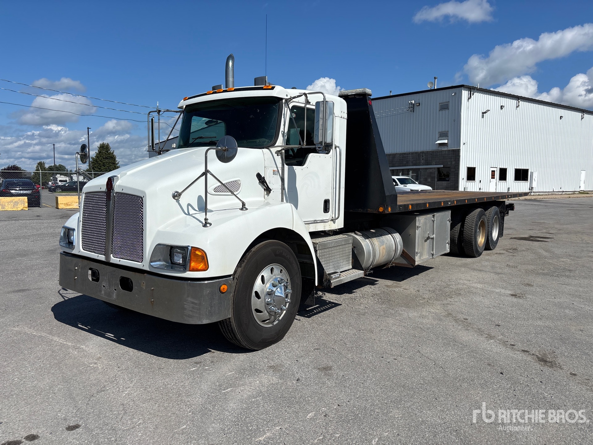 2005 Kenworth T300