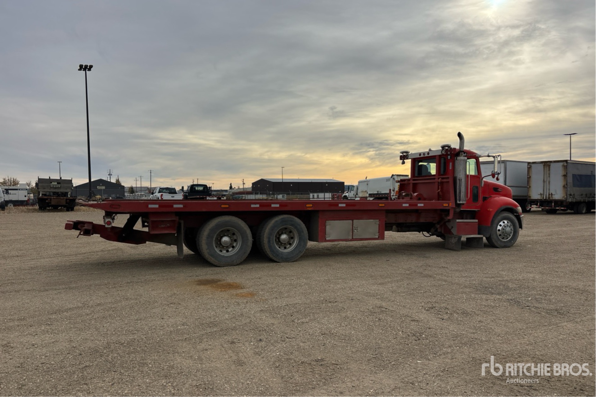 2006 Peterbilt 335