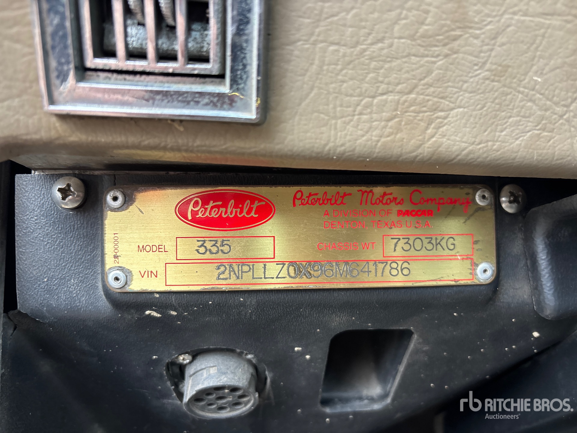 2006 Peterbilt 335