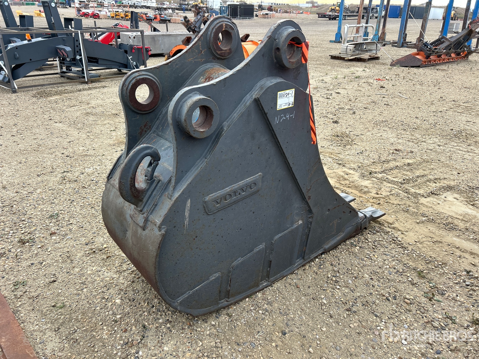 Volvo 24 IN DIGGING - FITS 200 SERIES ...