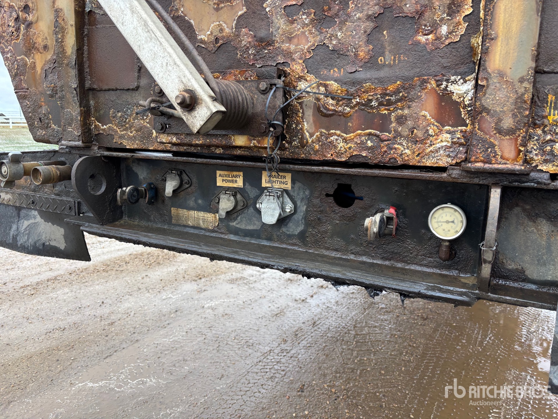 2012 Arnes 15 FT SUPER B-TRAIN LEAD