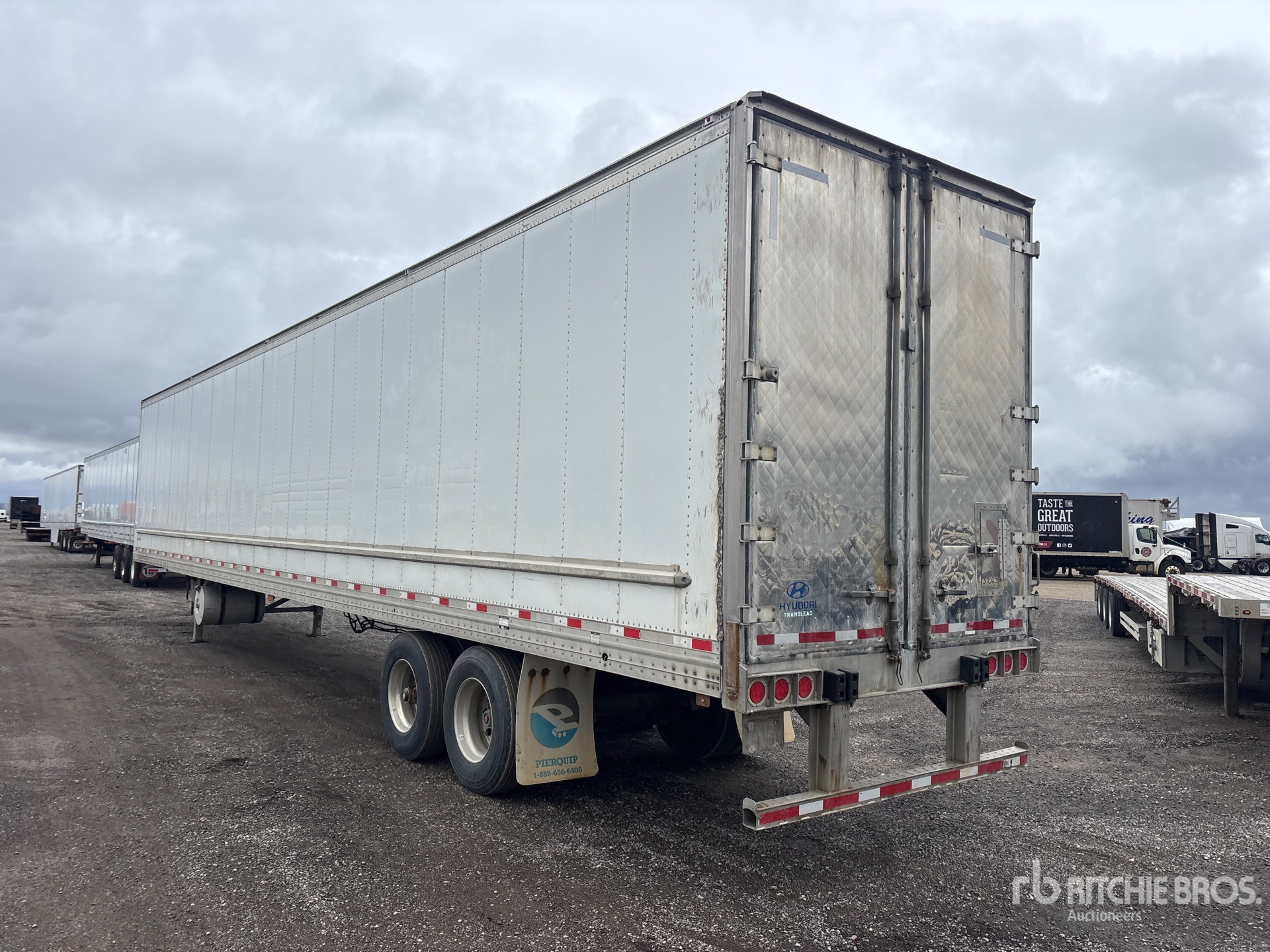 2015 Hyundai 53 FT X 102 IN T/A