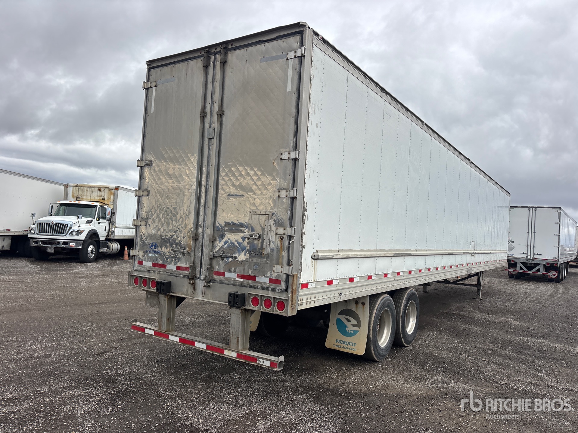 2015 Hyundai 53 FT X 102 IN T/A