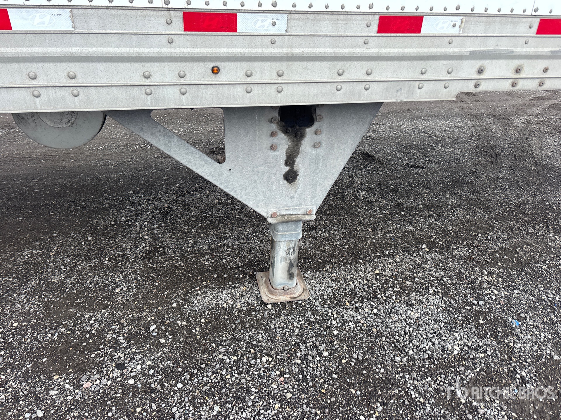 2015 Hyundai 53 FT X 102 IN T/A
