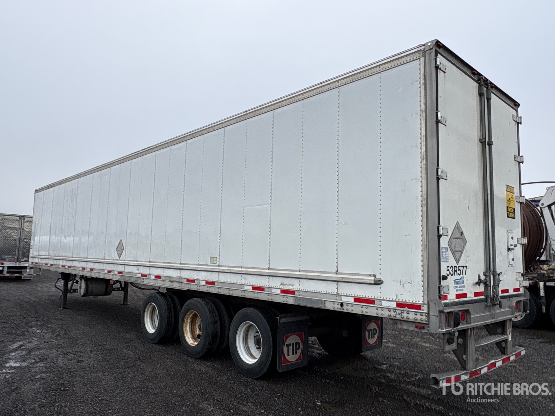 2012 Vanguard 53 ft x 102 in Tri/A