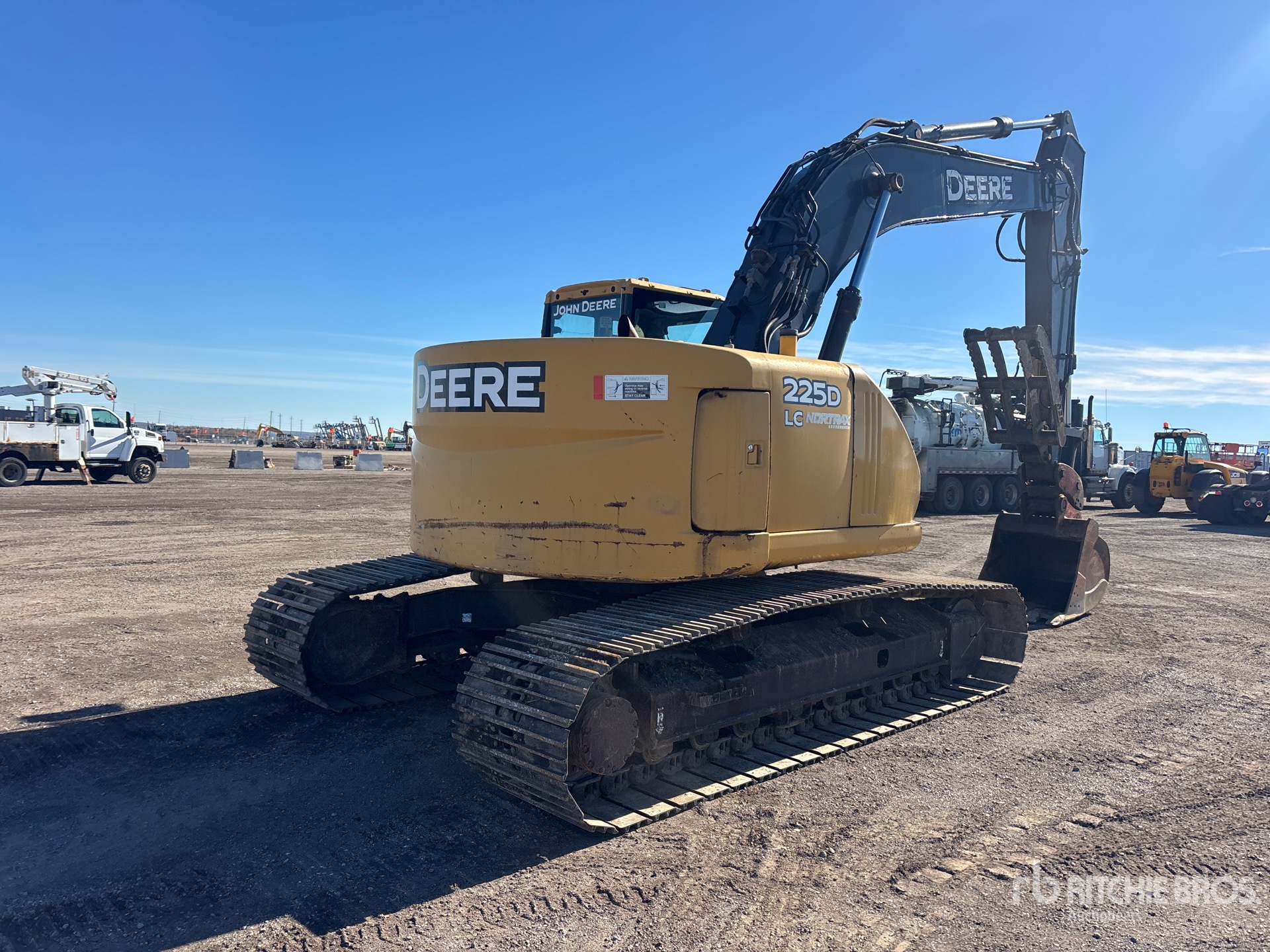 2009 John Deere 225D LC