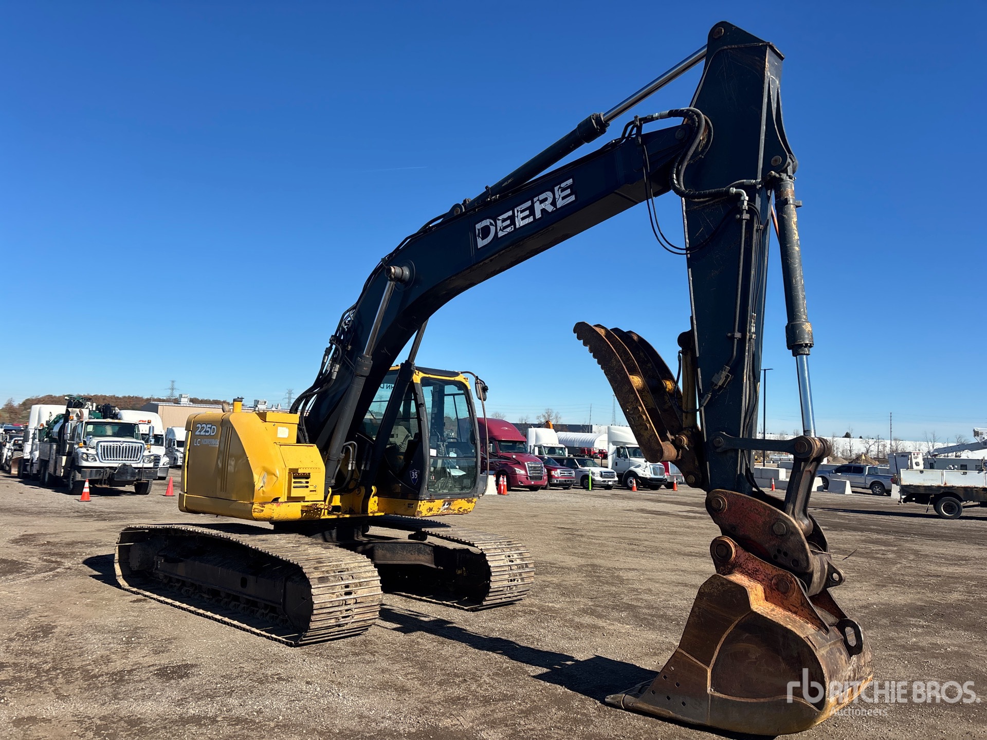 2009 John Deere 225D LC