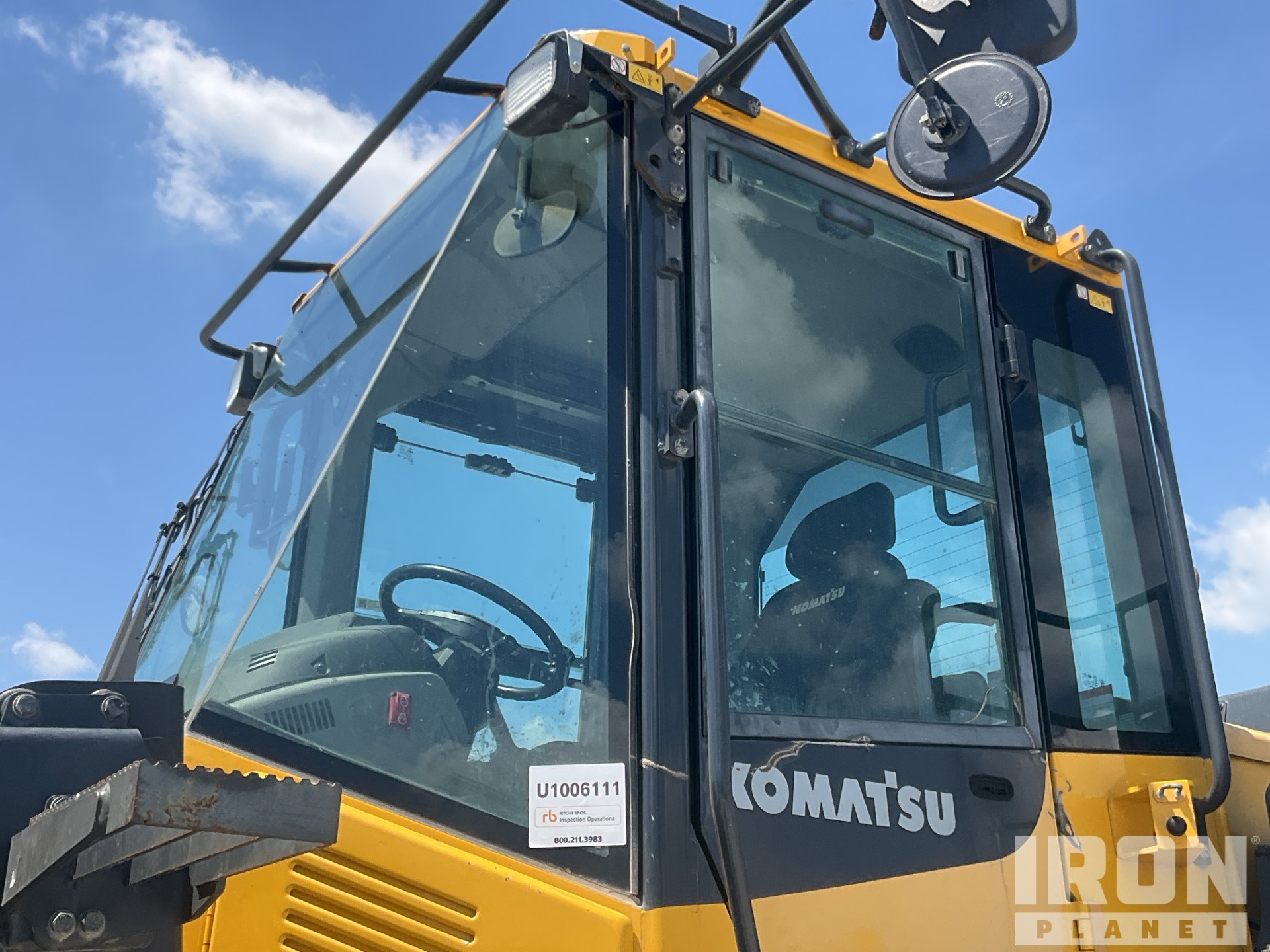2023 Komatsu WA380-8