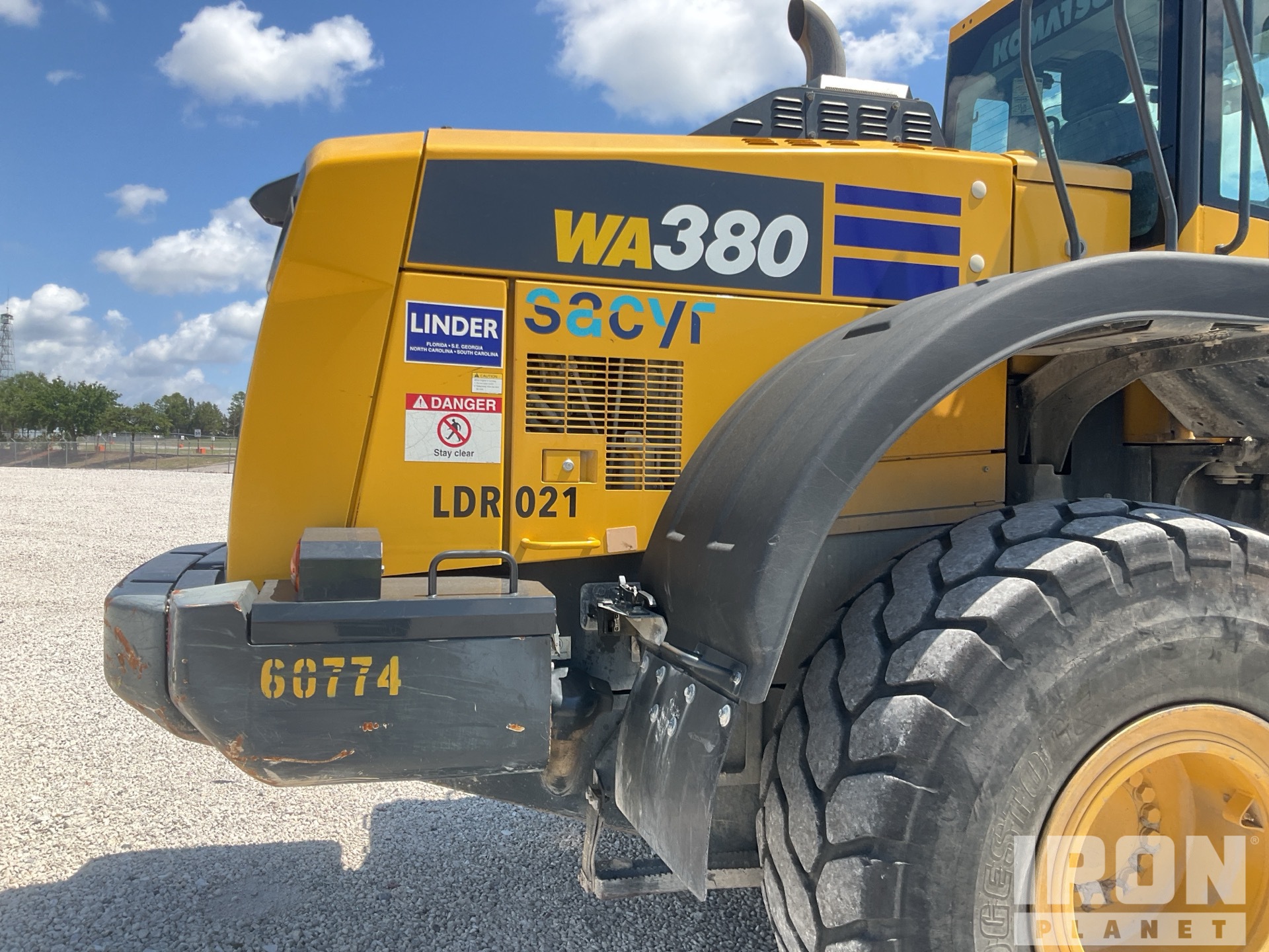 2023 Komatsu WA380-8