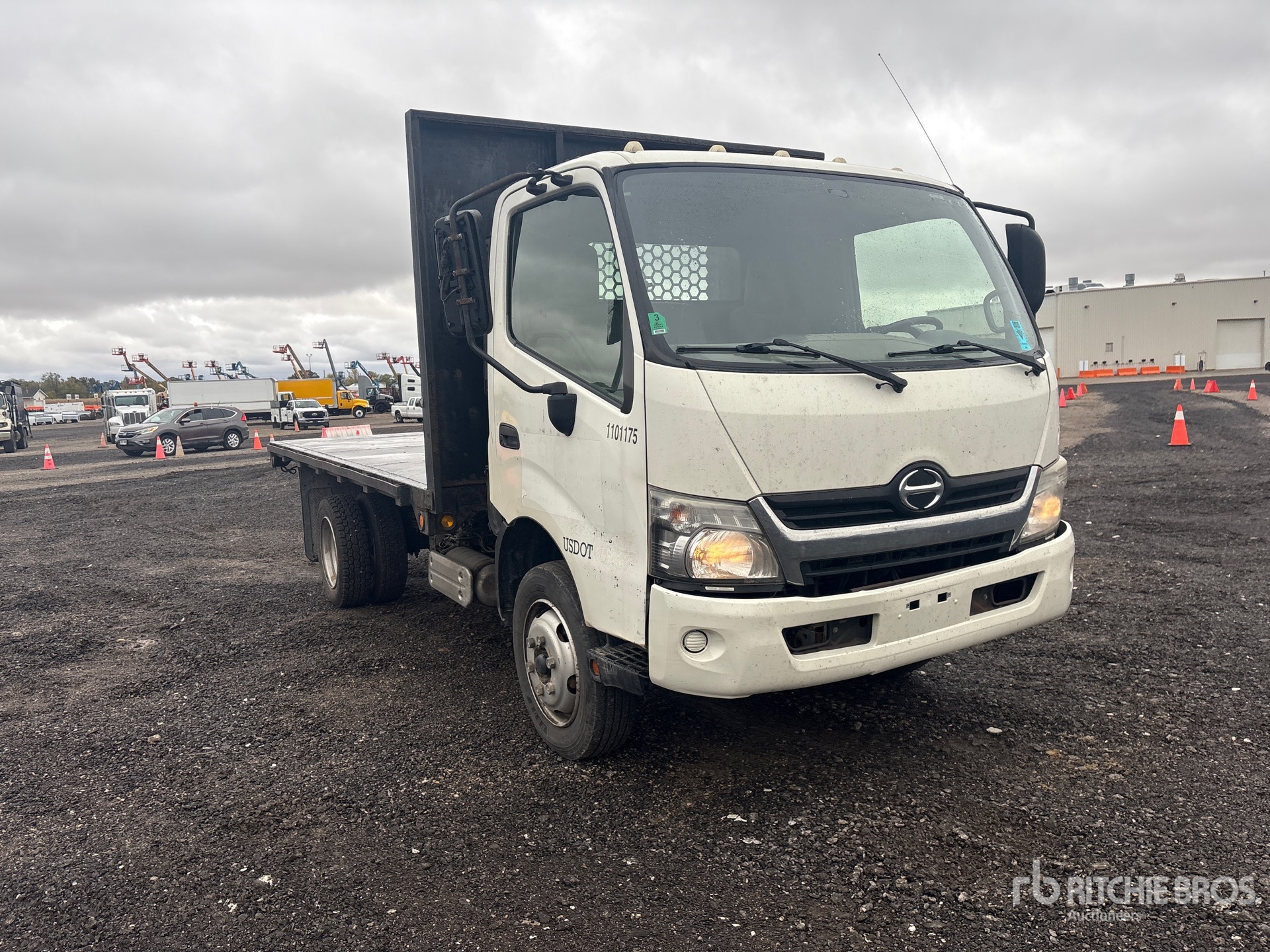 2014 Hino 195