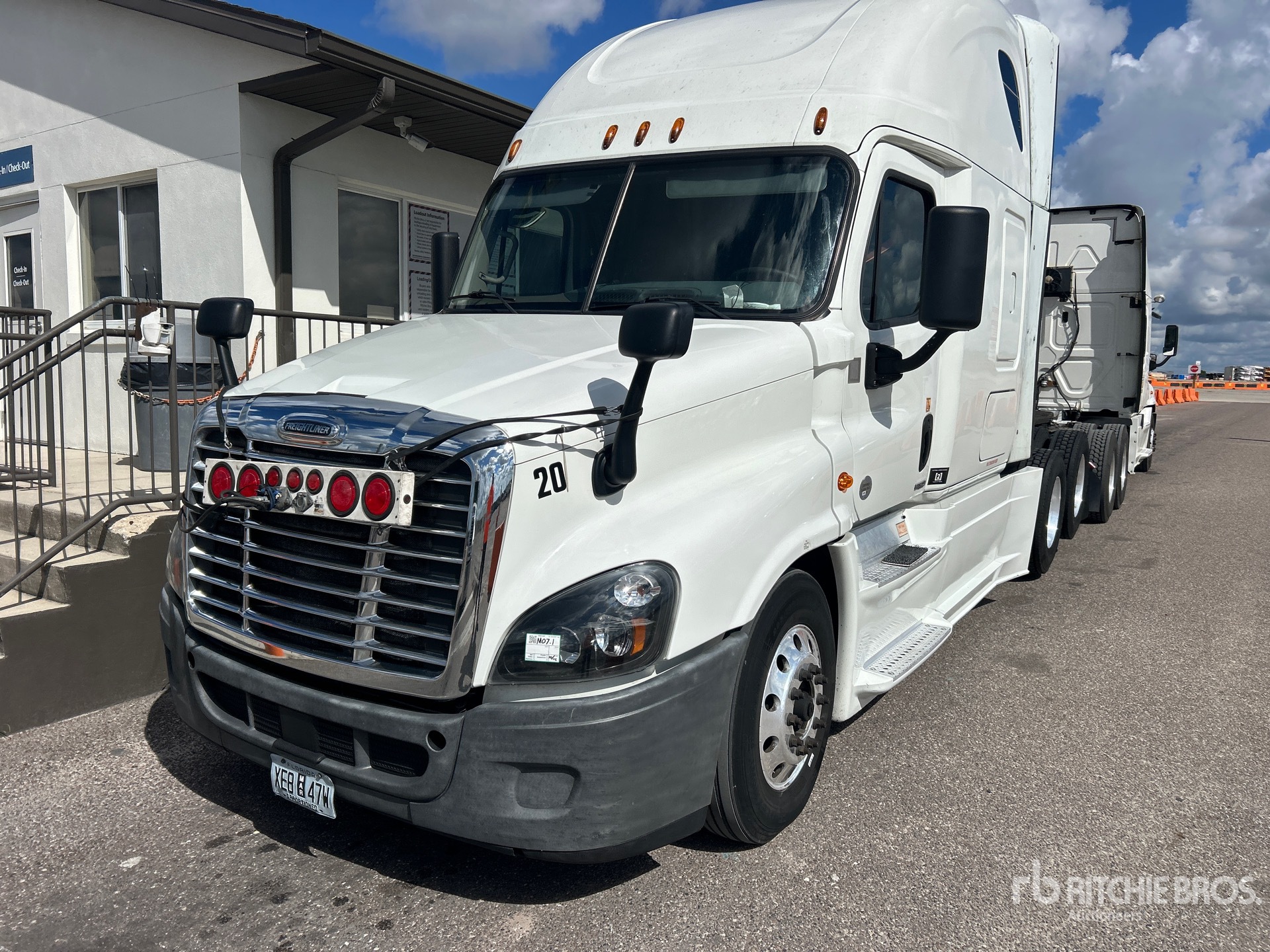 2018 Freightliner CASCADIA 125