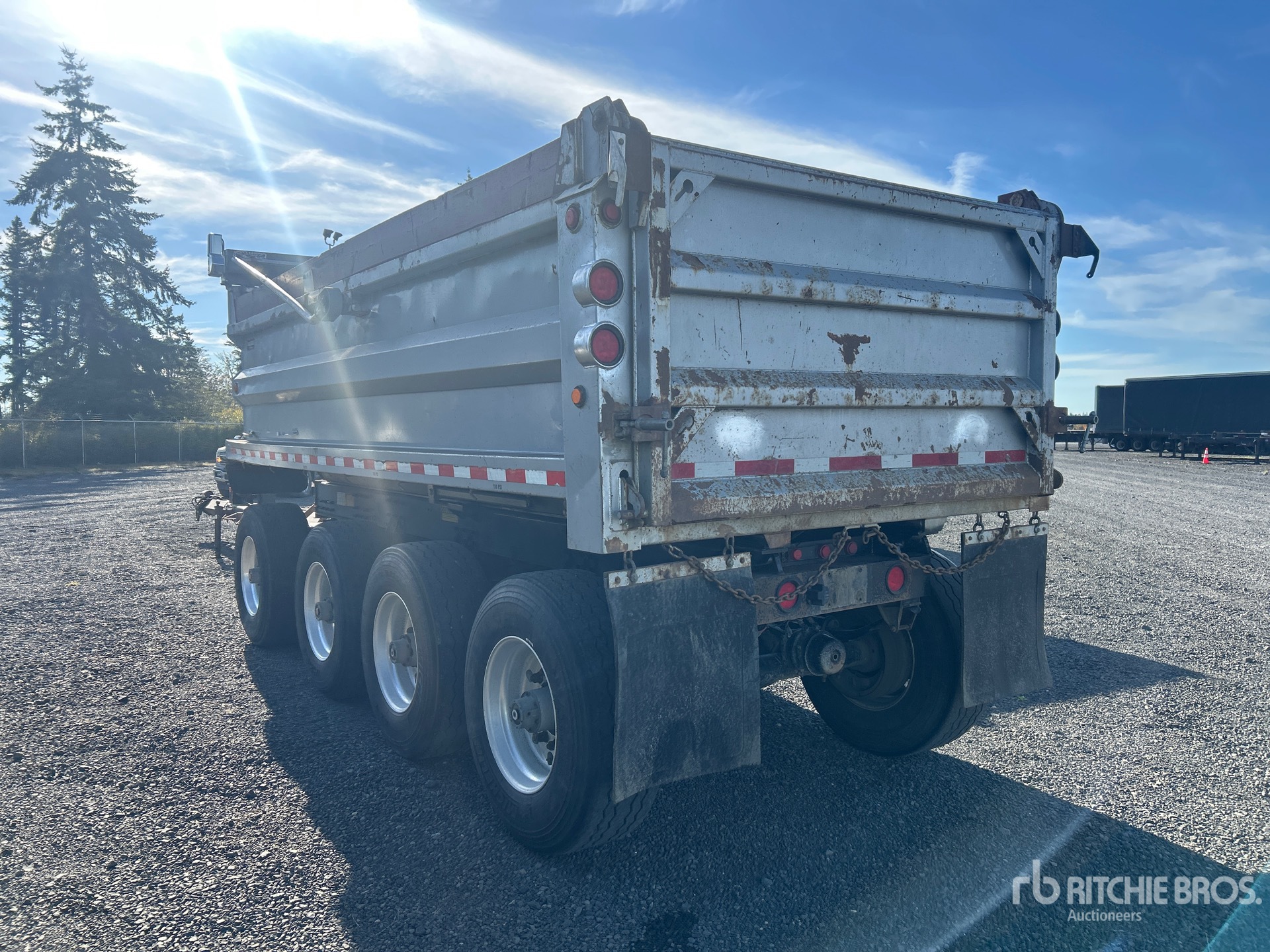 2007 Pioneer 17 ft 6 in Quad/A Turntable