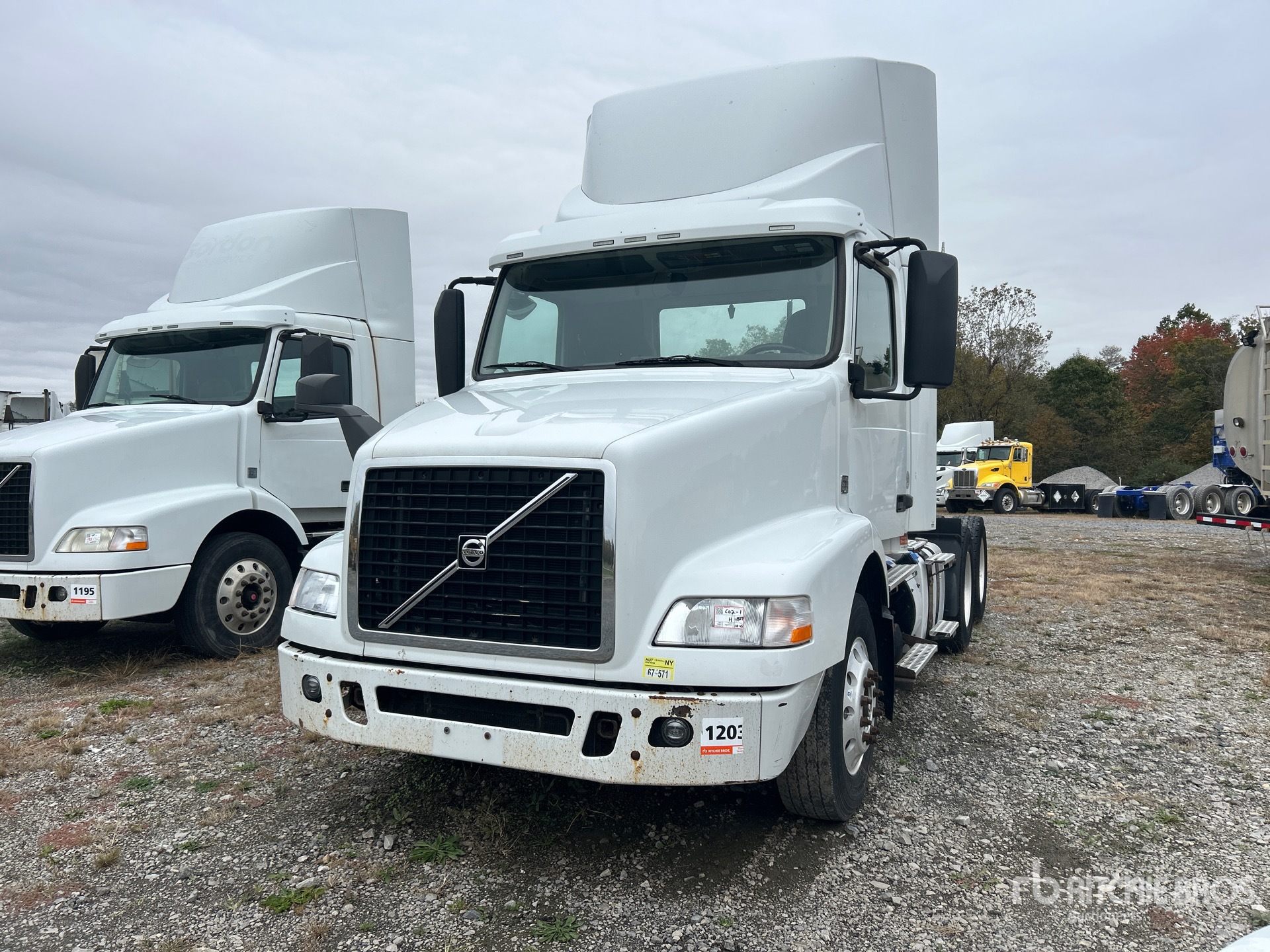 2016 Volvo VNM