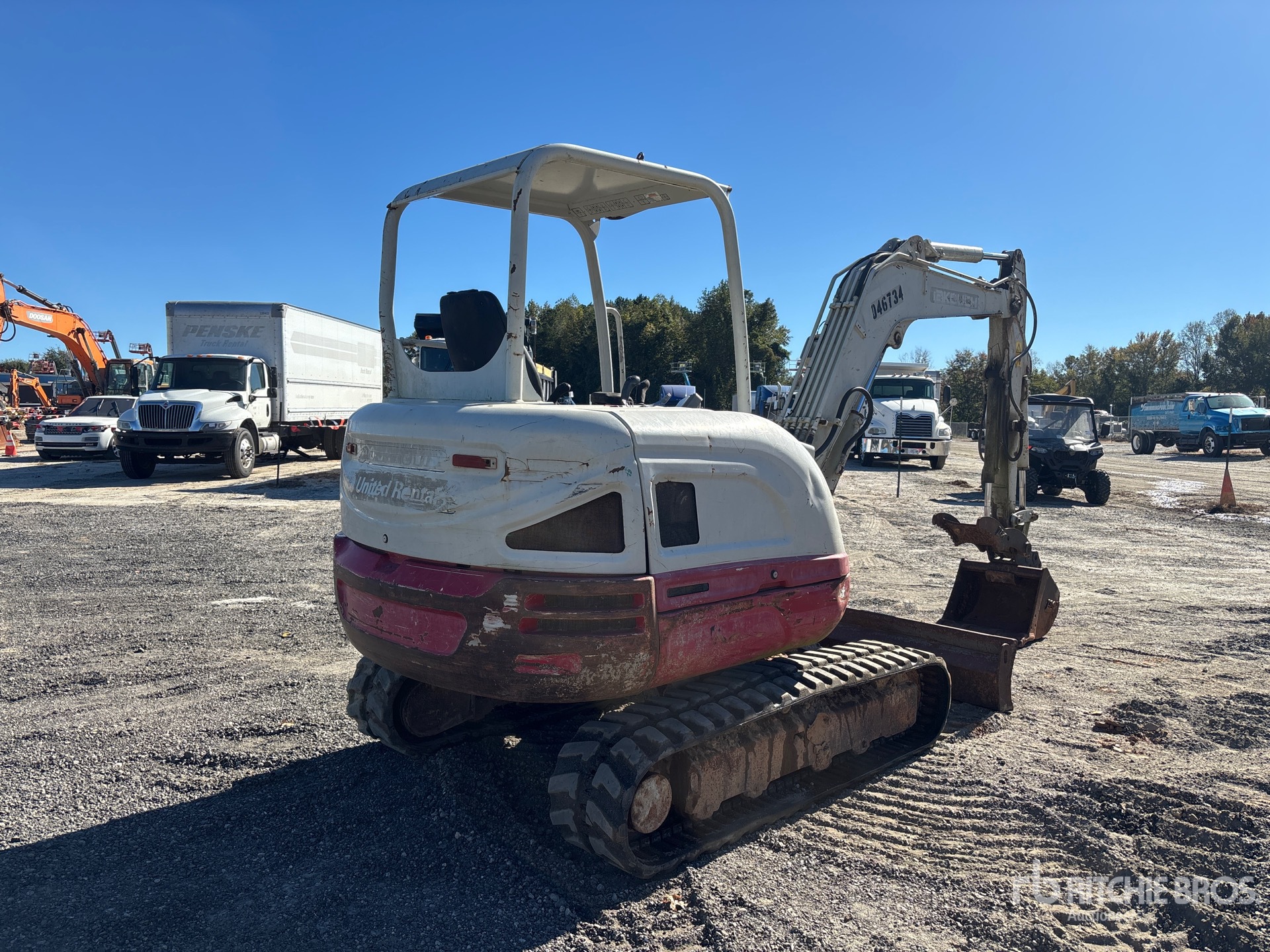 2016 Takeuchi TB240