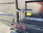 Configuration with Tailgate Latch