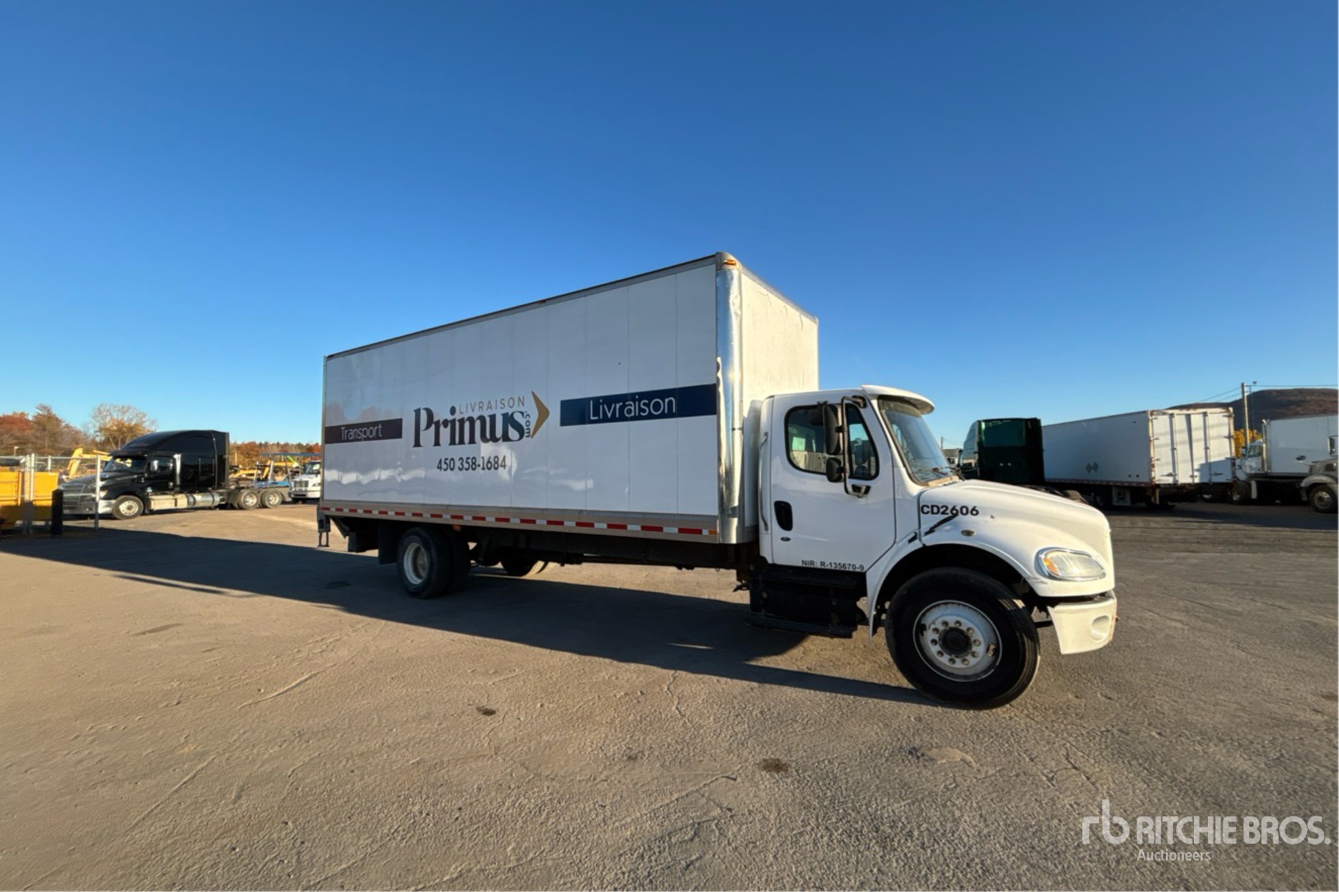 2013 Freightliner M2106