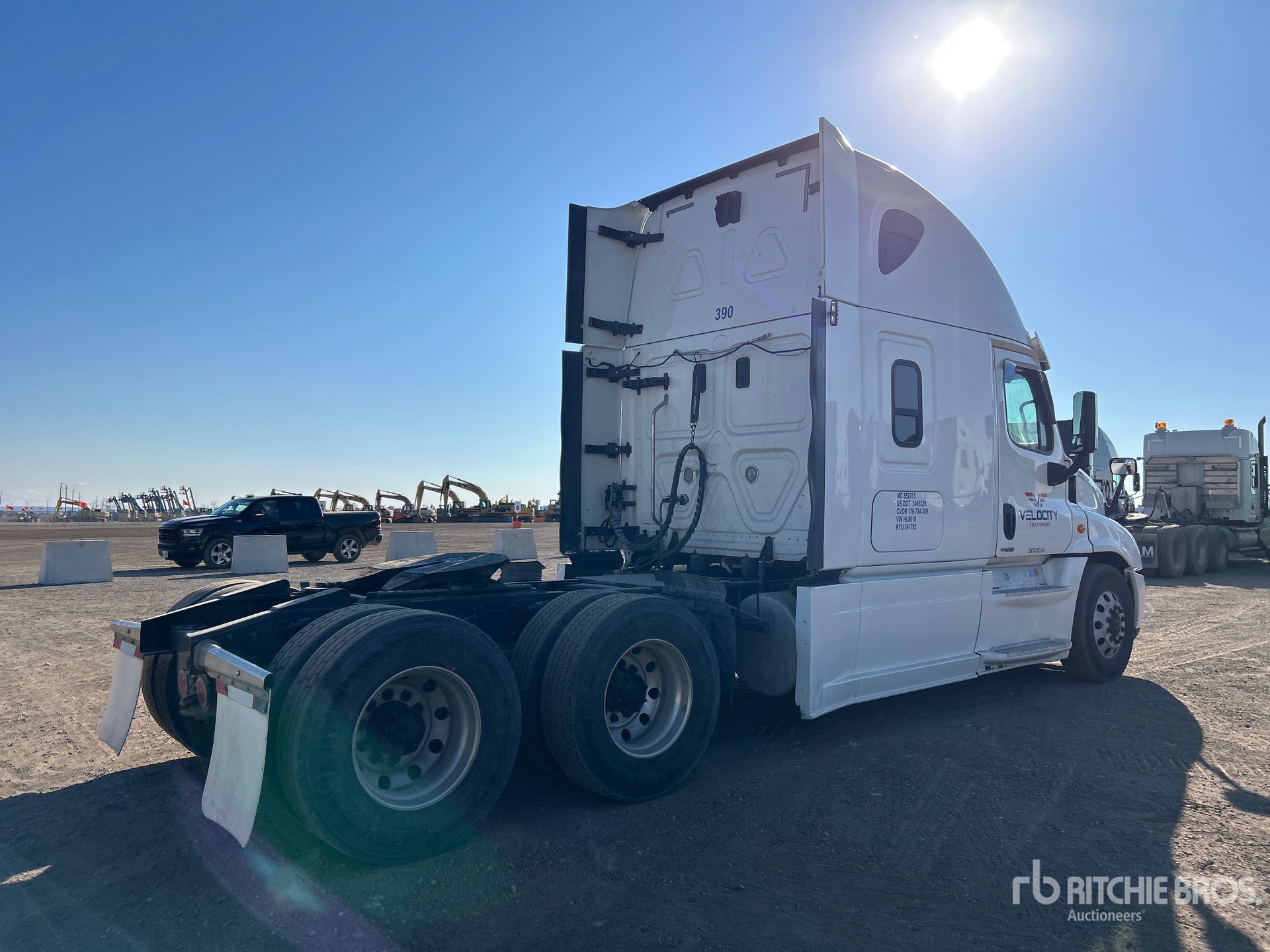 2017 Freightliner CASCADIA 125