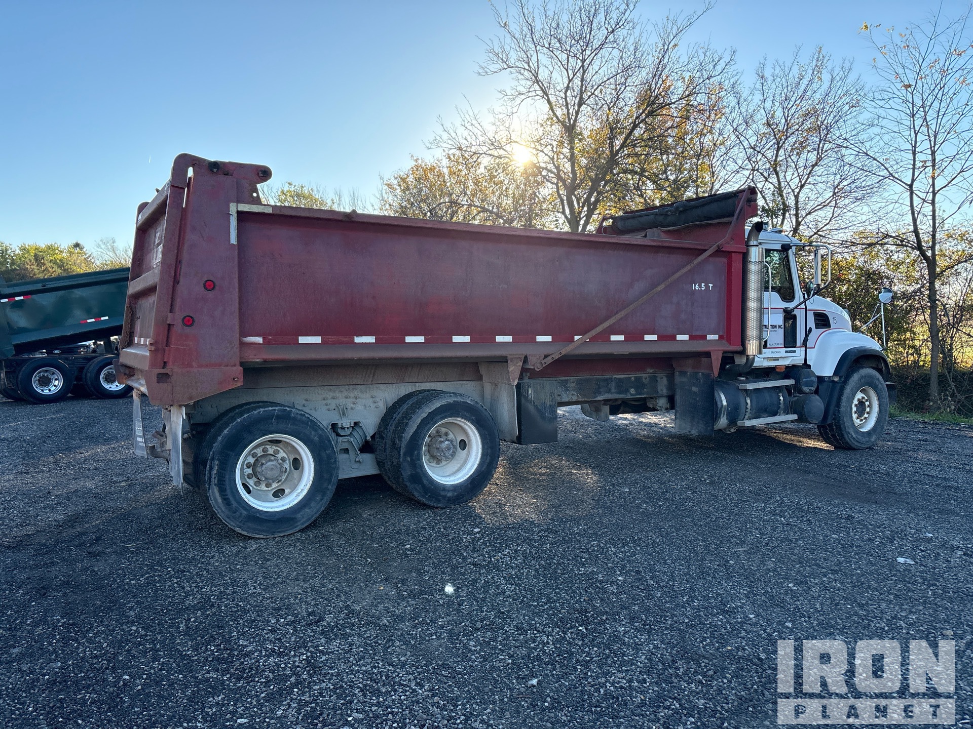 2004 Mack CV713