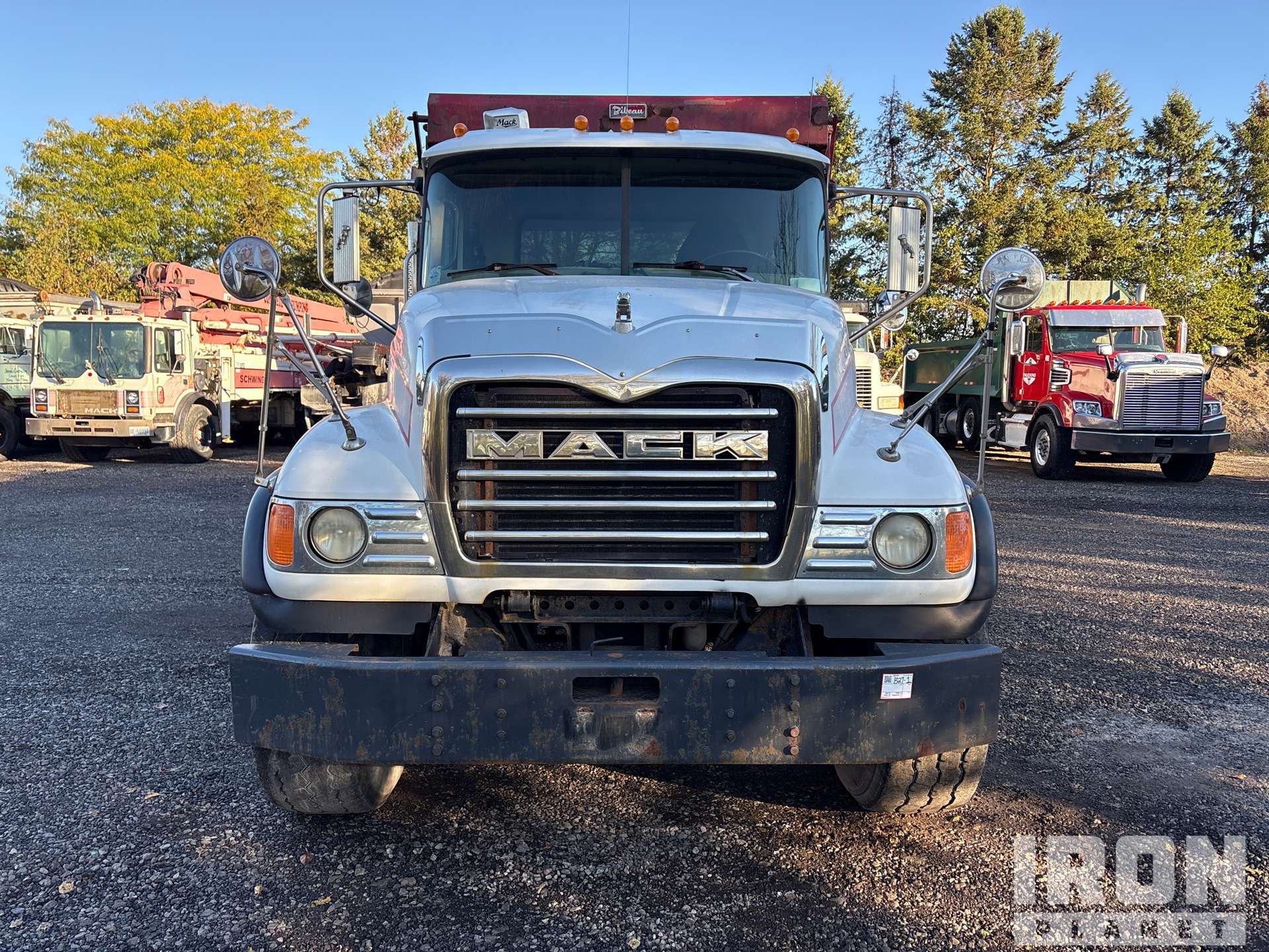 2004 Mack CV713
