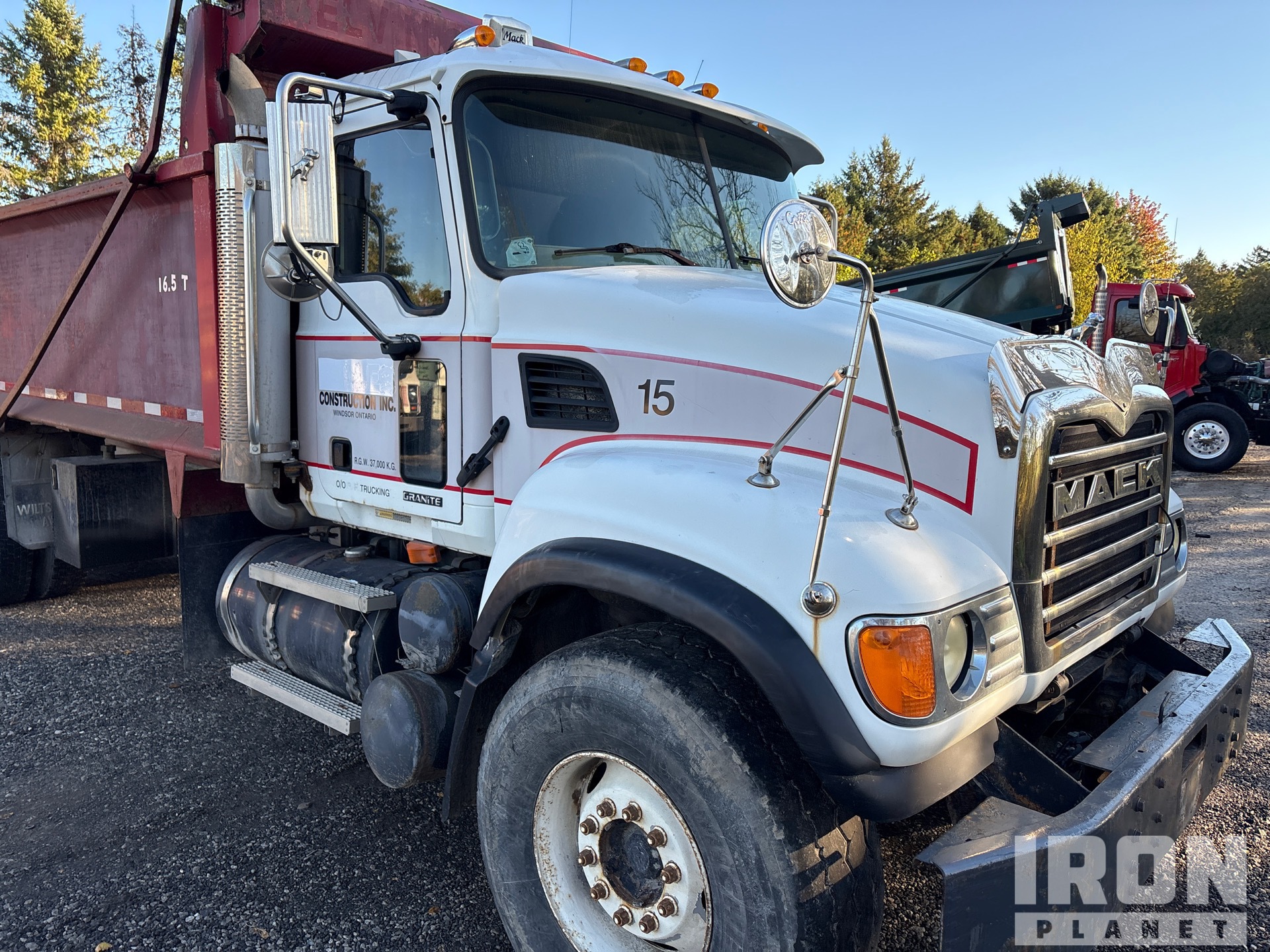 2004 Mack CV713