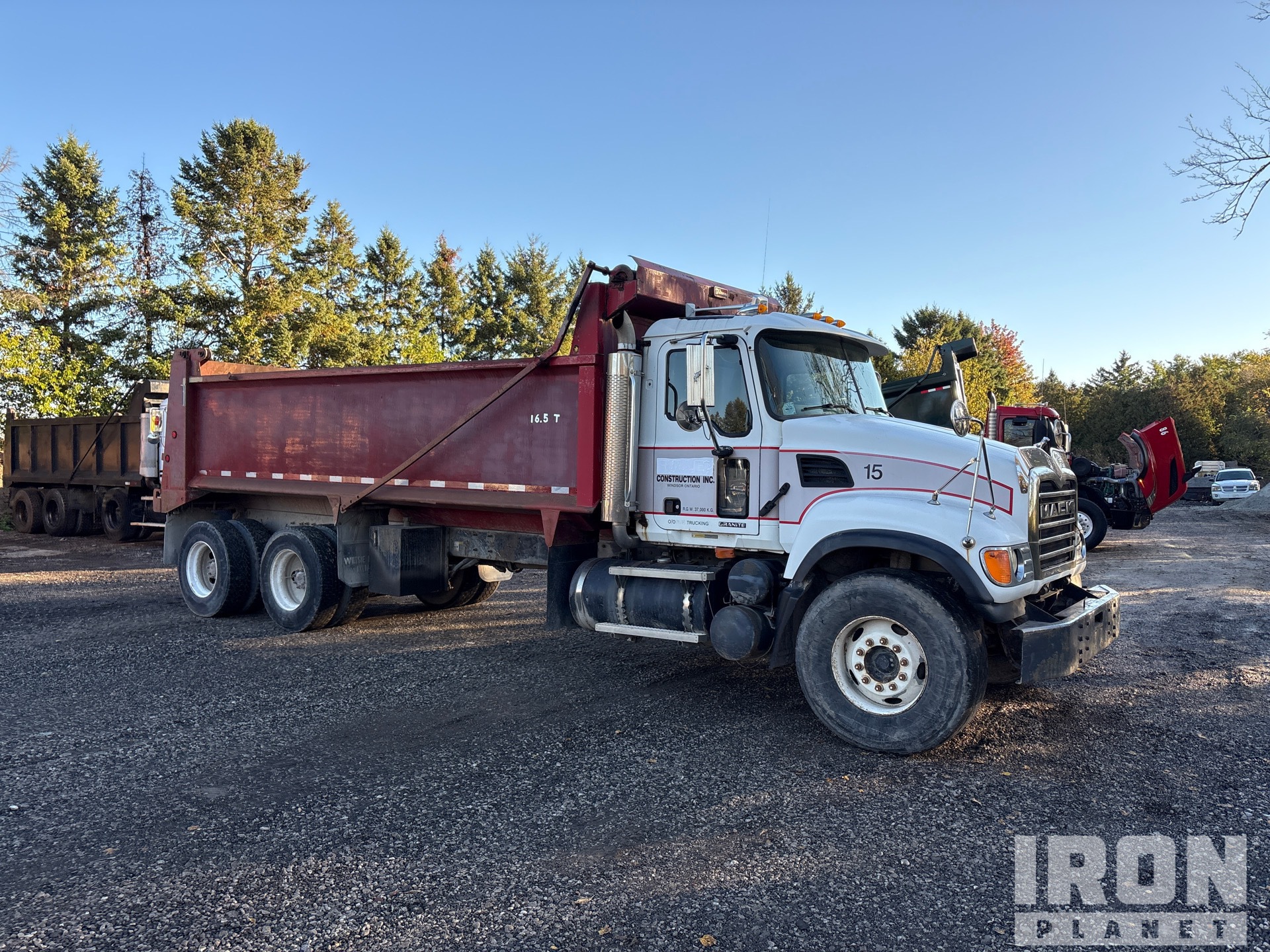 2004 Mack CV713