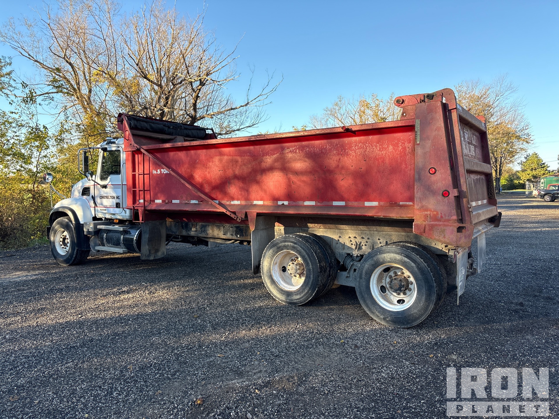 2004 Mack CV713