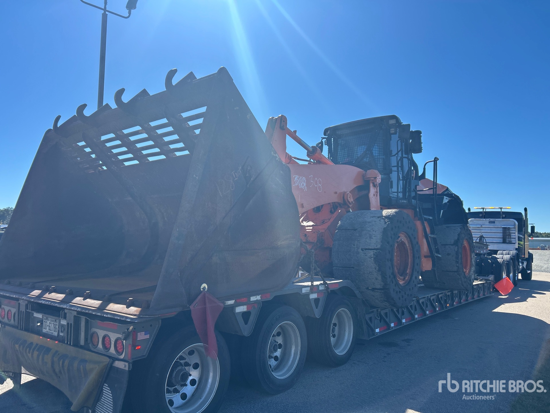 2020 Hitachi ZW370-6