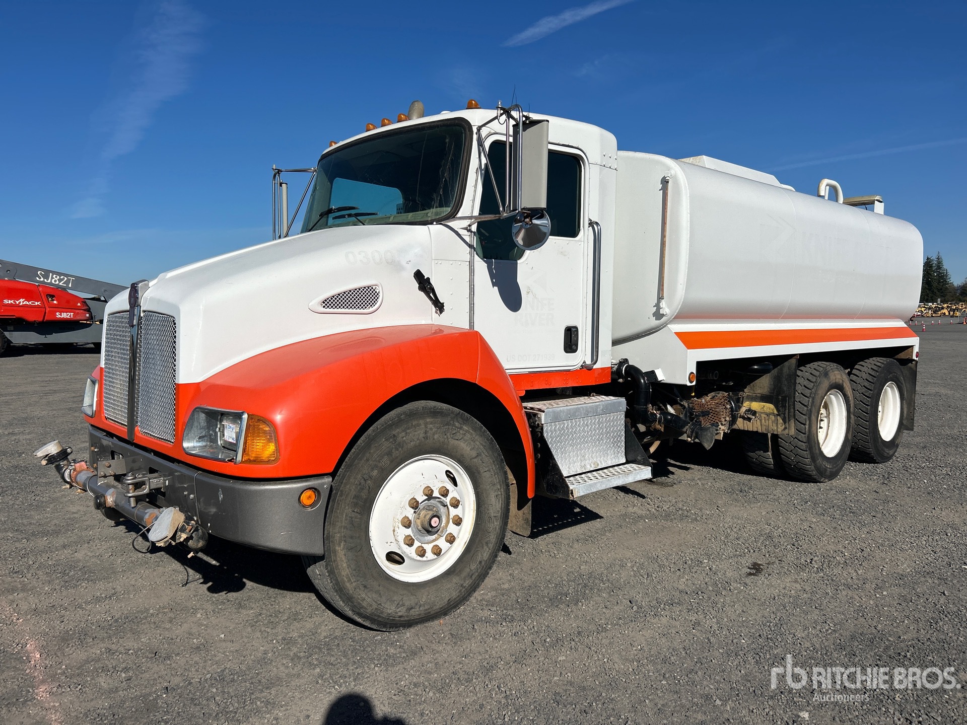 Photo of 2005 Kenworth T300