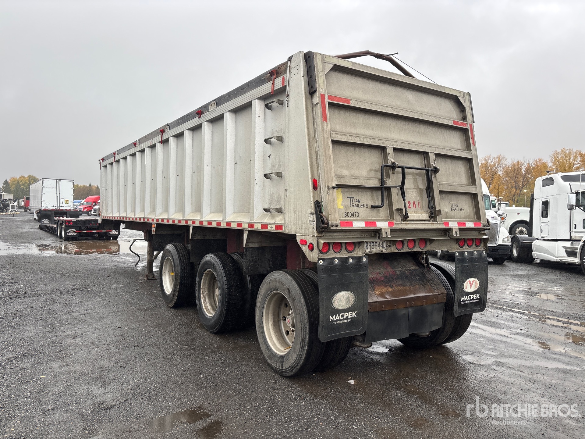 1998 Titan 36 ft Tri/A Aluminum Demolition
