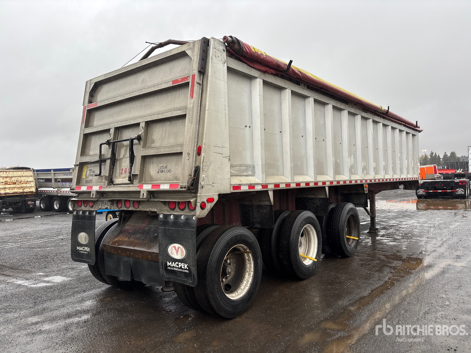 1998 Titan 36 ft Tri/A Aluminum Demolition