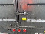Configuration with Tailgate Latch