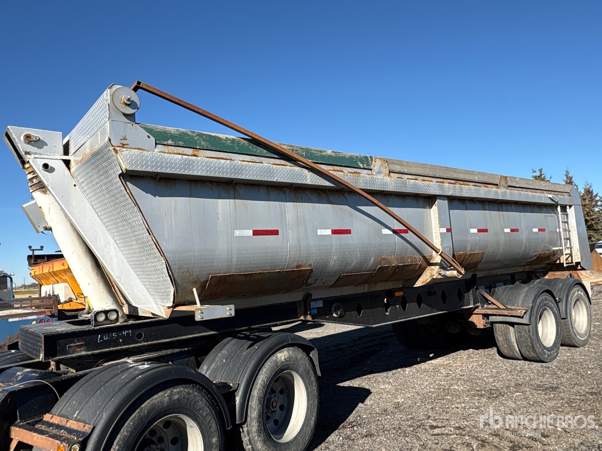 2009 Cross Country 26 ft Quad/A Turntable