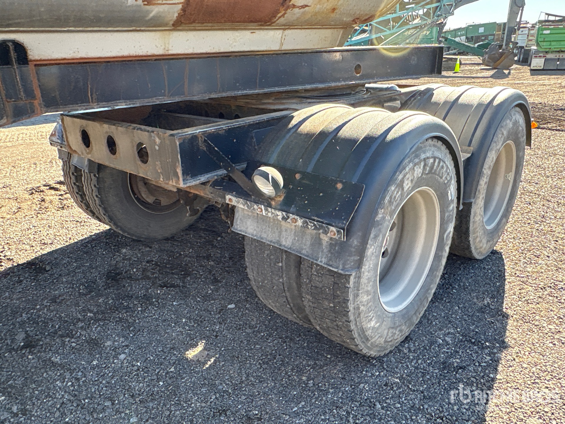 2009 Cross Country 26 ft Quad/A Turntable