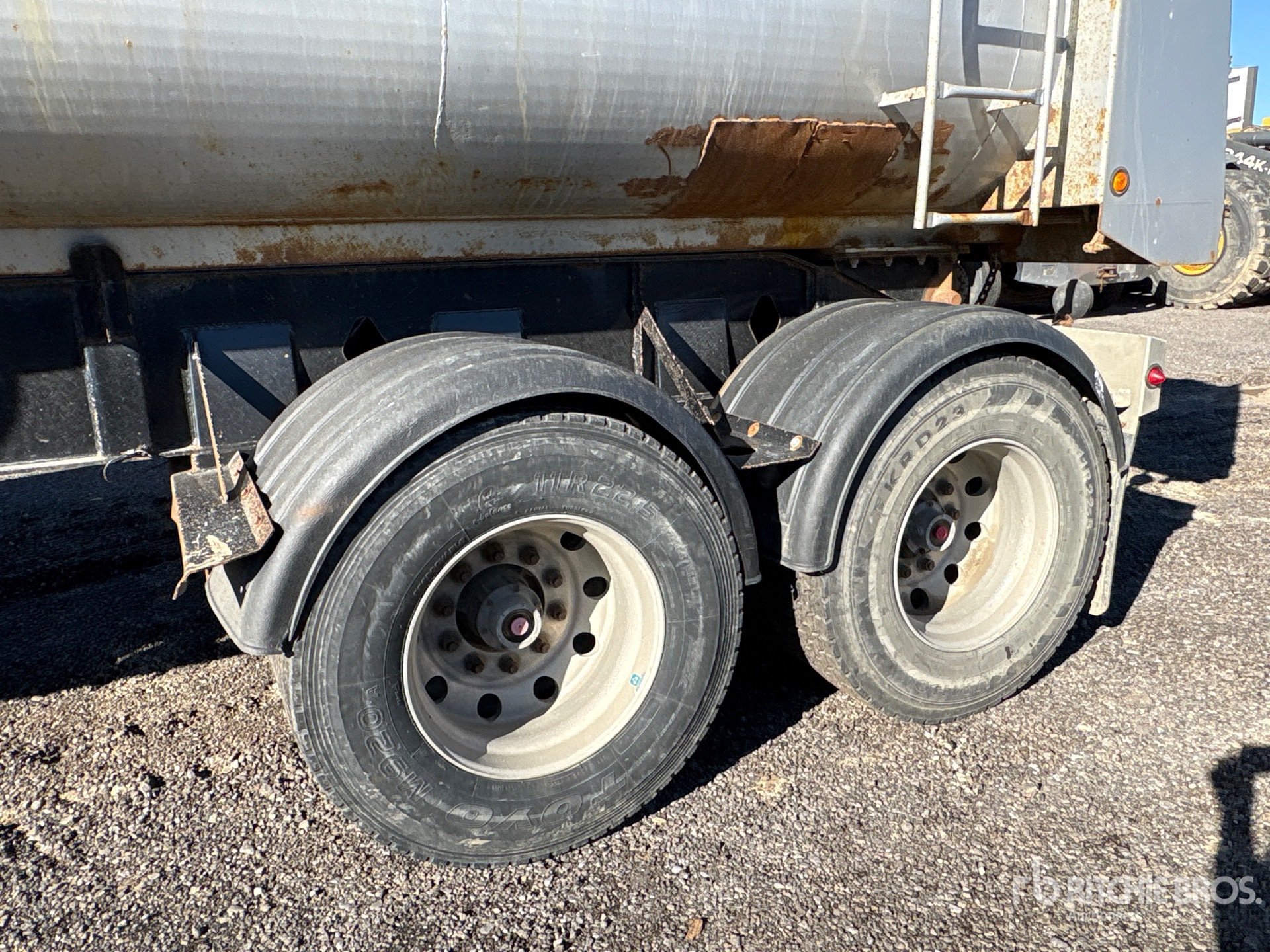 2009 Cross Country 26 ft Quad/A Turntable