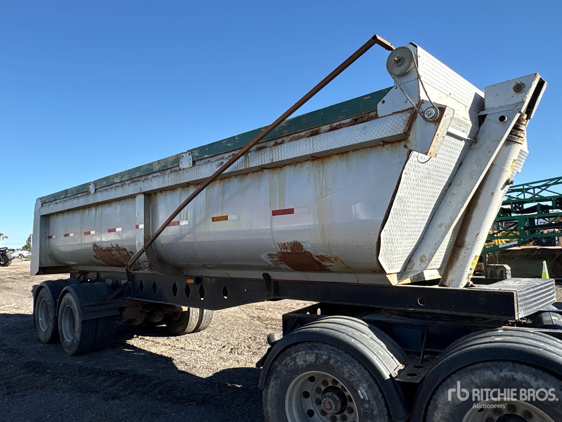 2009 Cross Country 26 ft Quad/A Turntable
