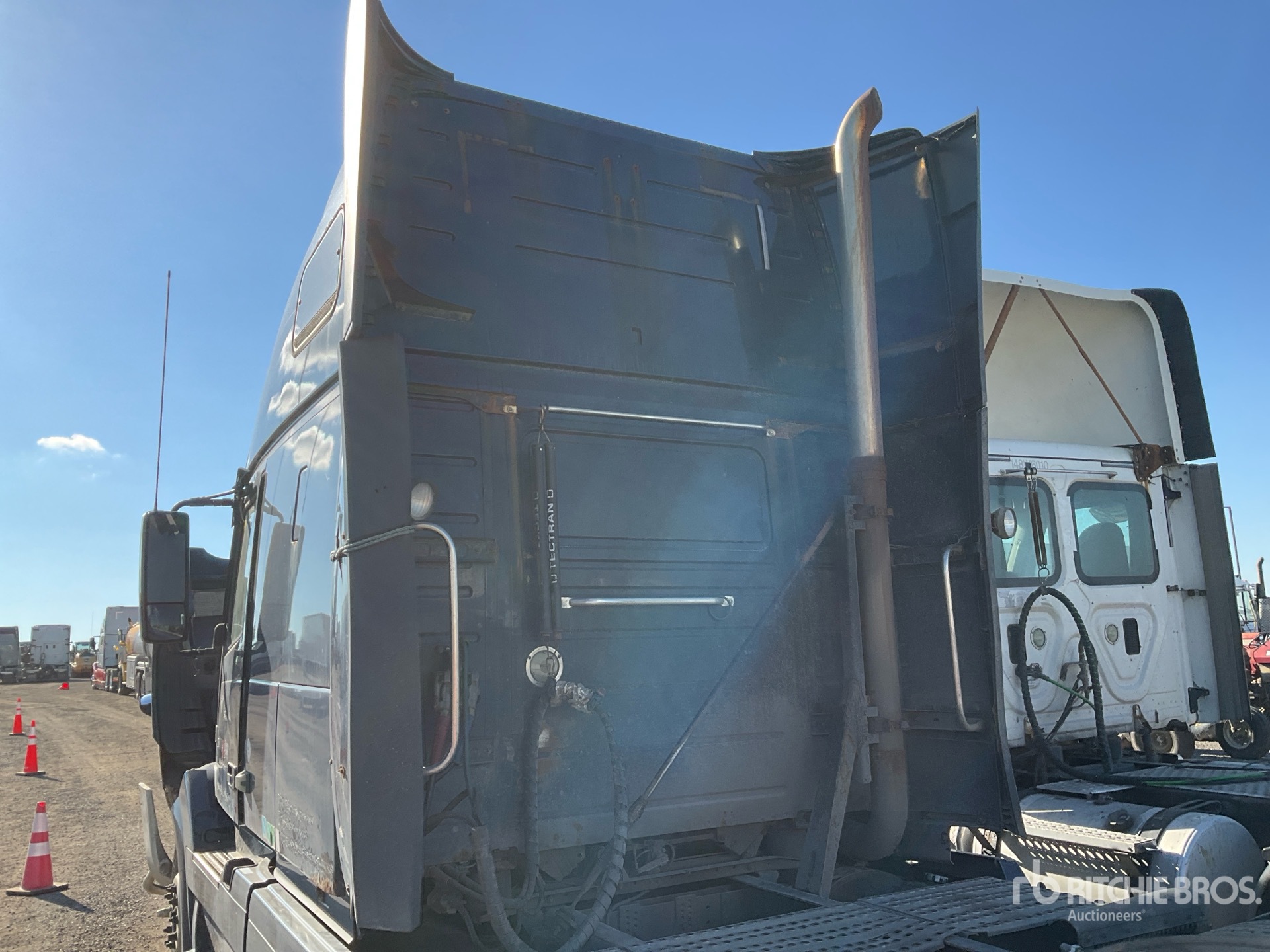 2015 Volvo VNL