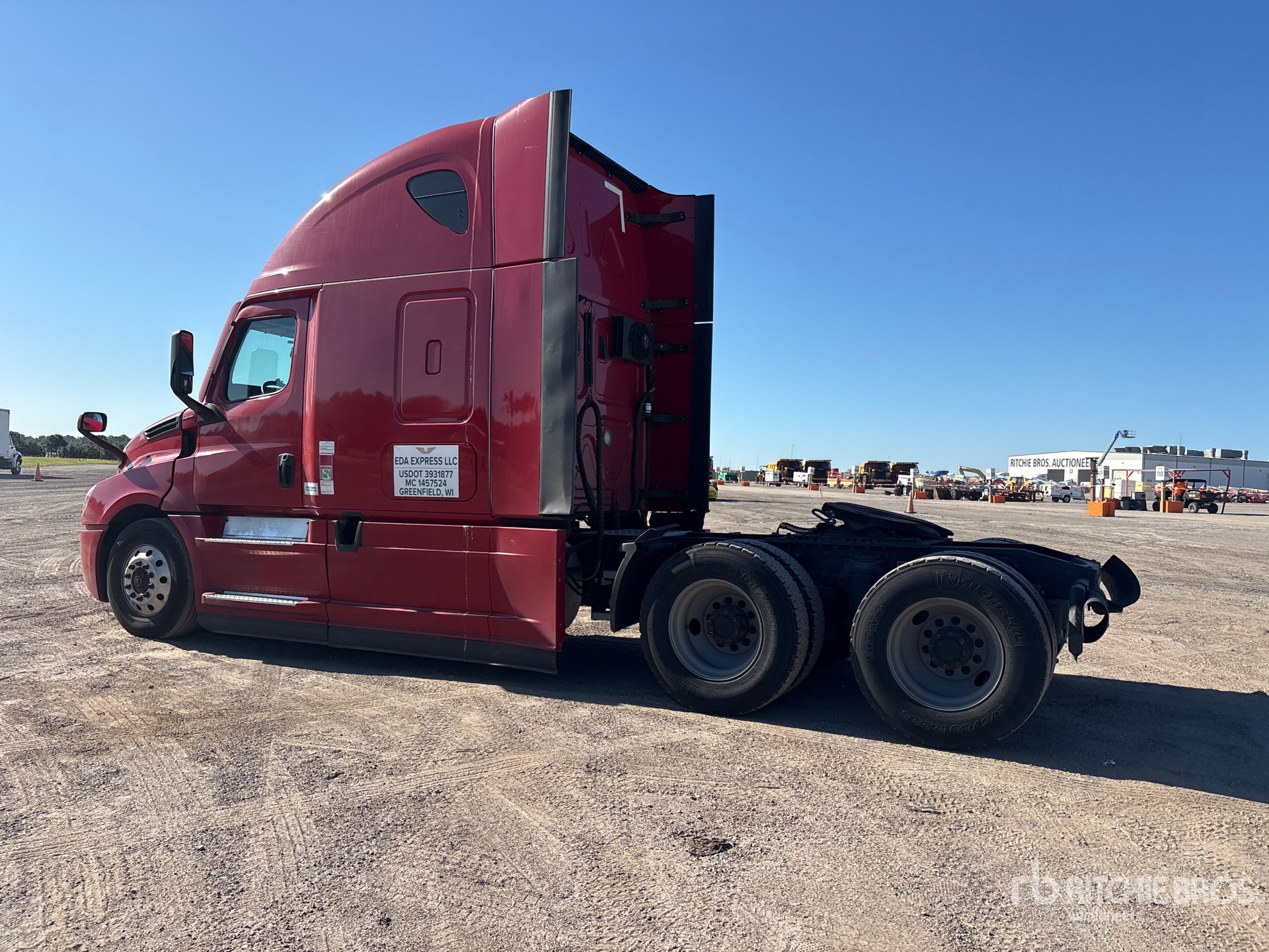 2022 Freightliner CASCADIA 126