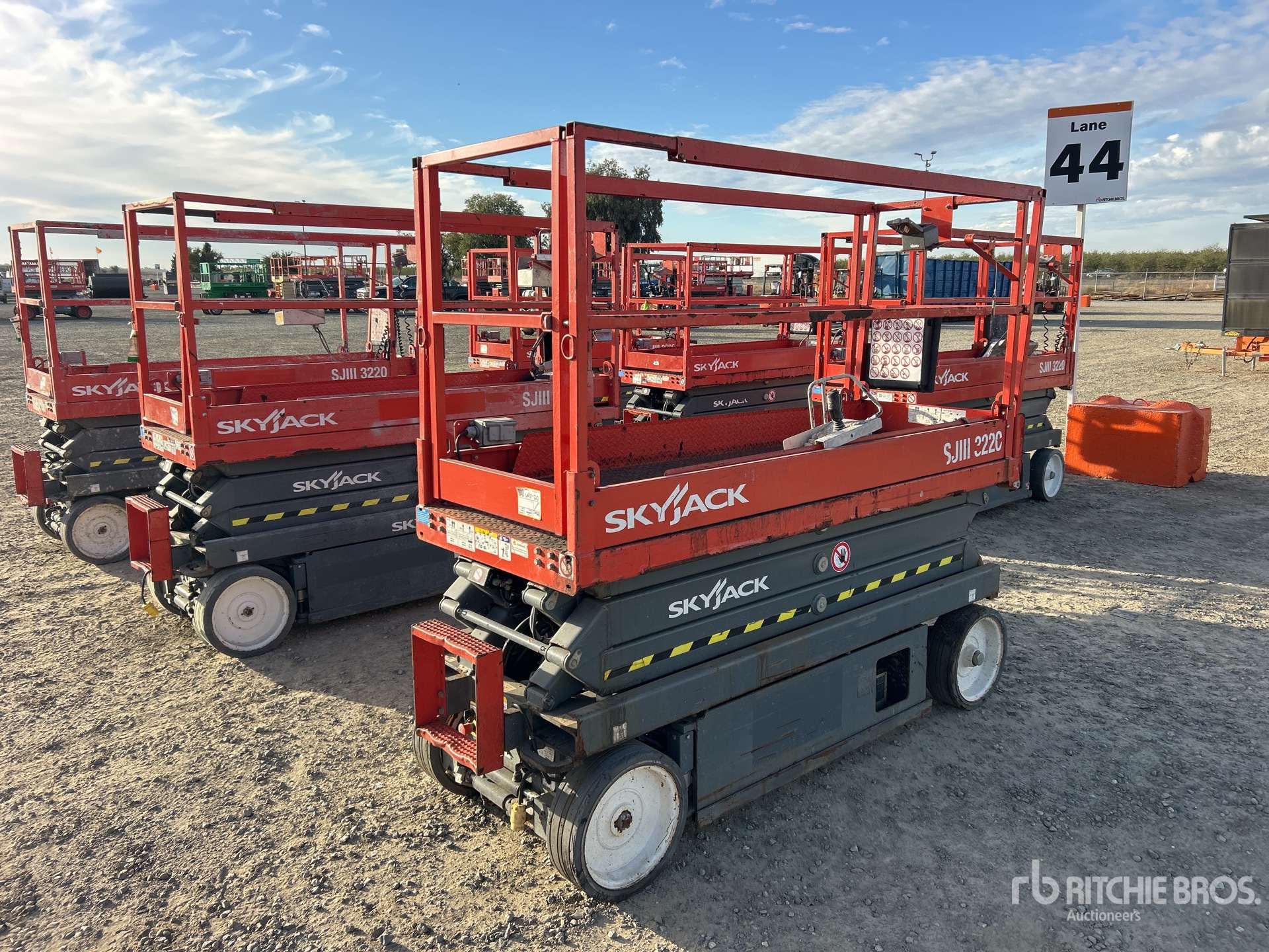 Photo of 2019 Skyjack SJ3220
