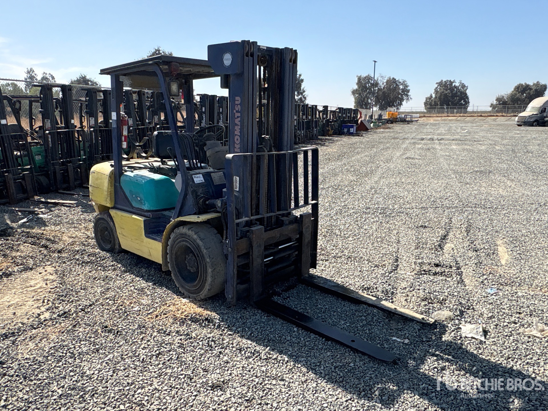 2001 Komatsu FG30C-12