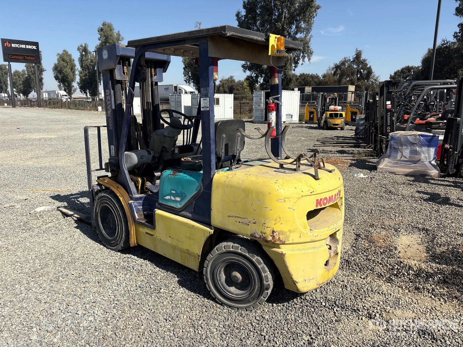 2001 Komatsu FG30C-12