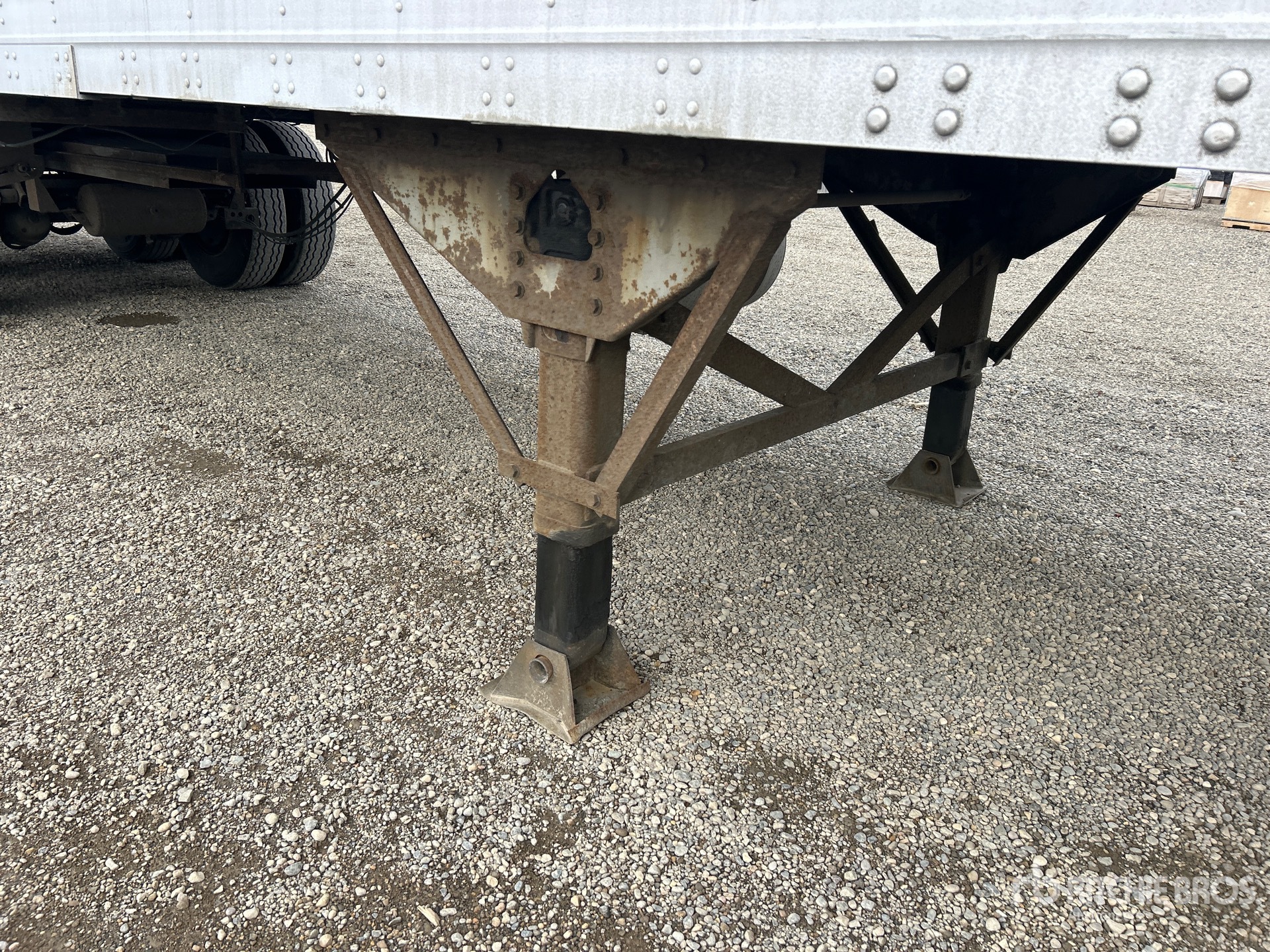 2001 Great Dane 36 ft T/A