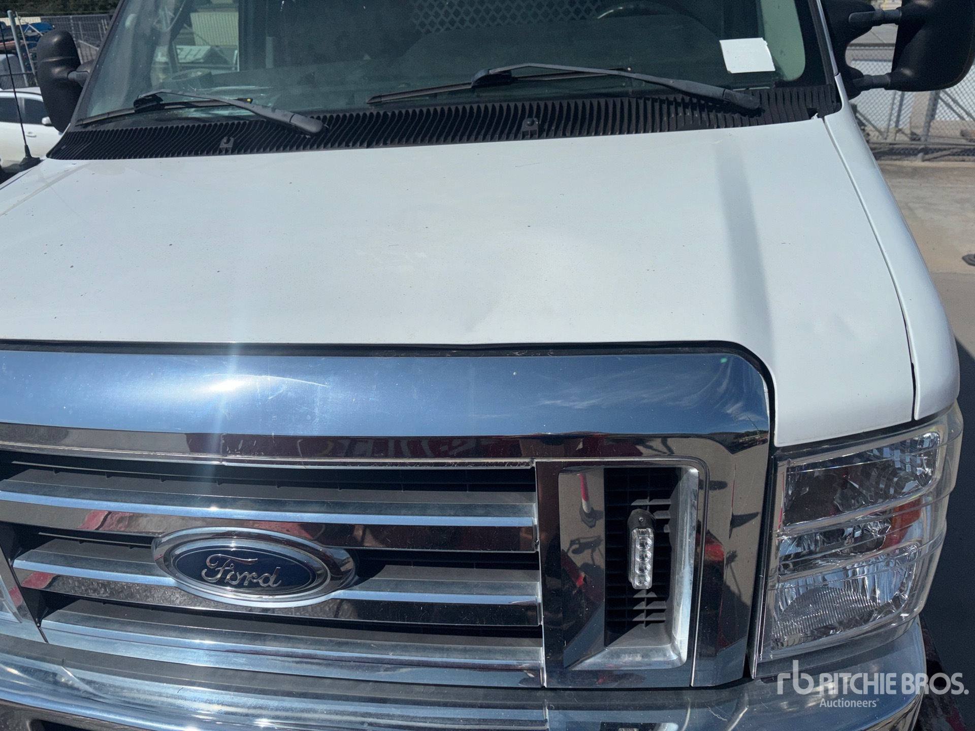 2022 Ford E-350