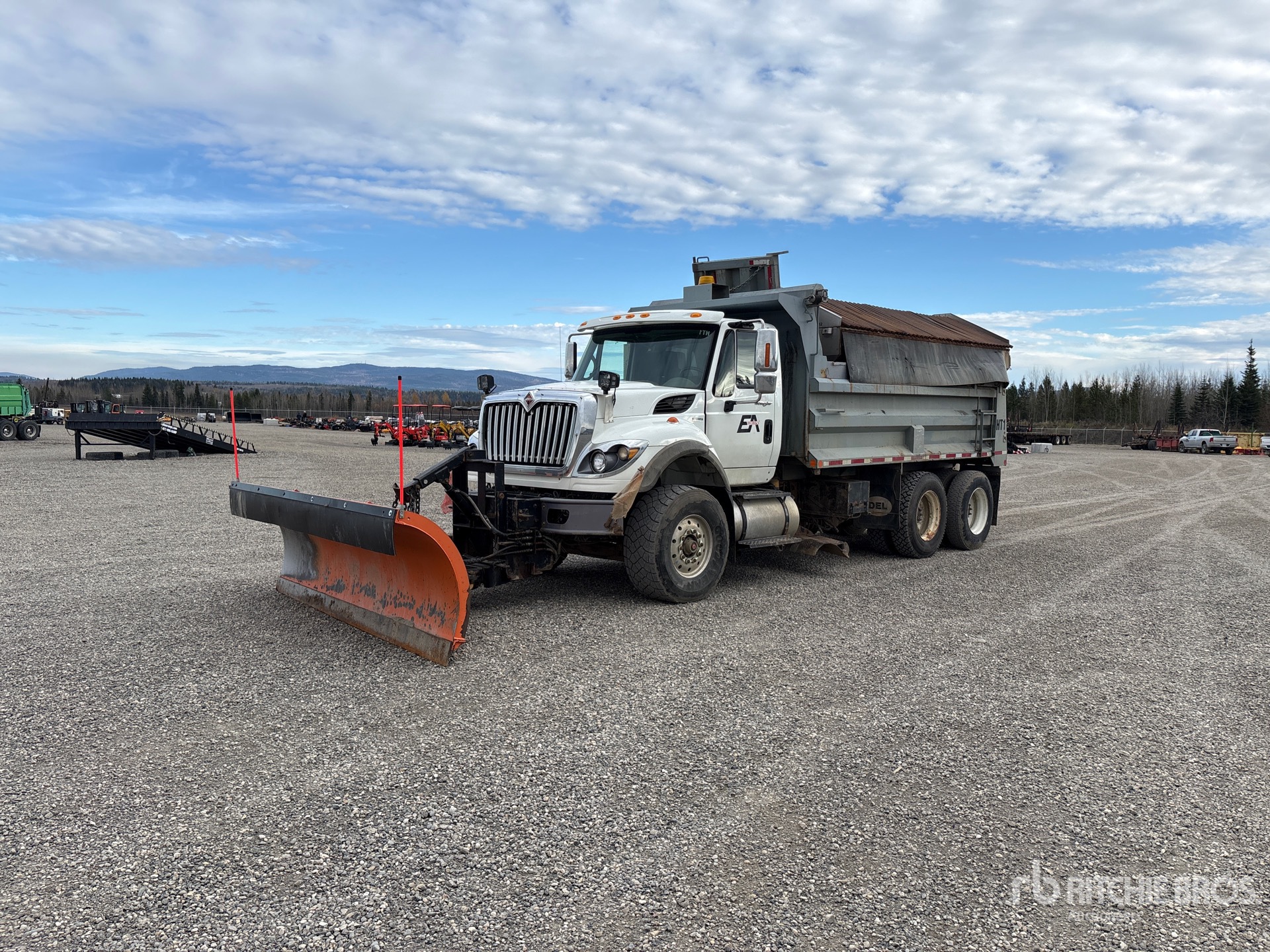 2010 International WORKSTAR 7600