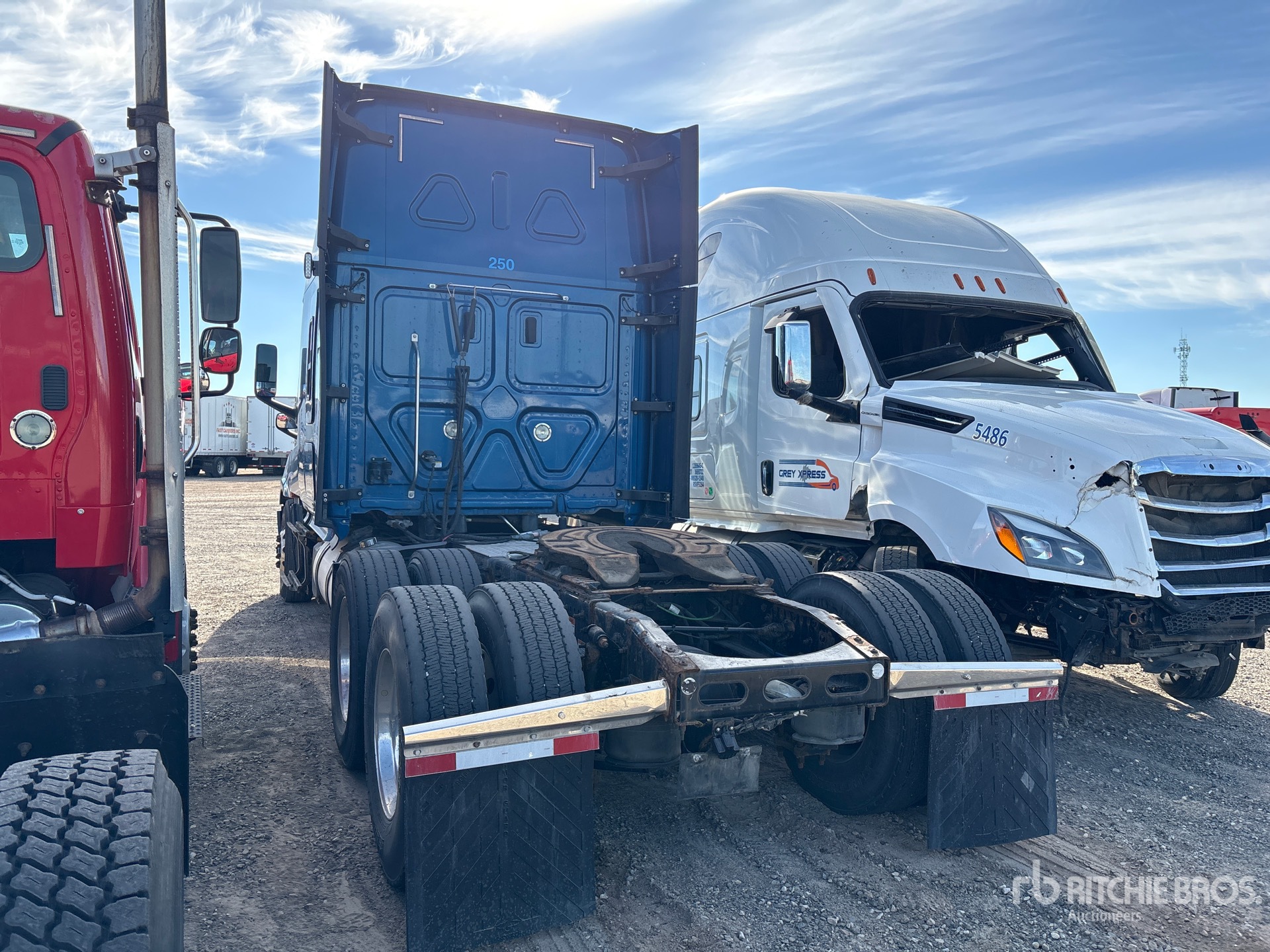 2020 Freightliner CASCADIA 126