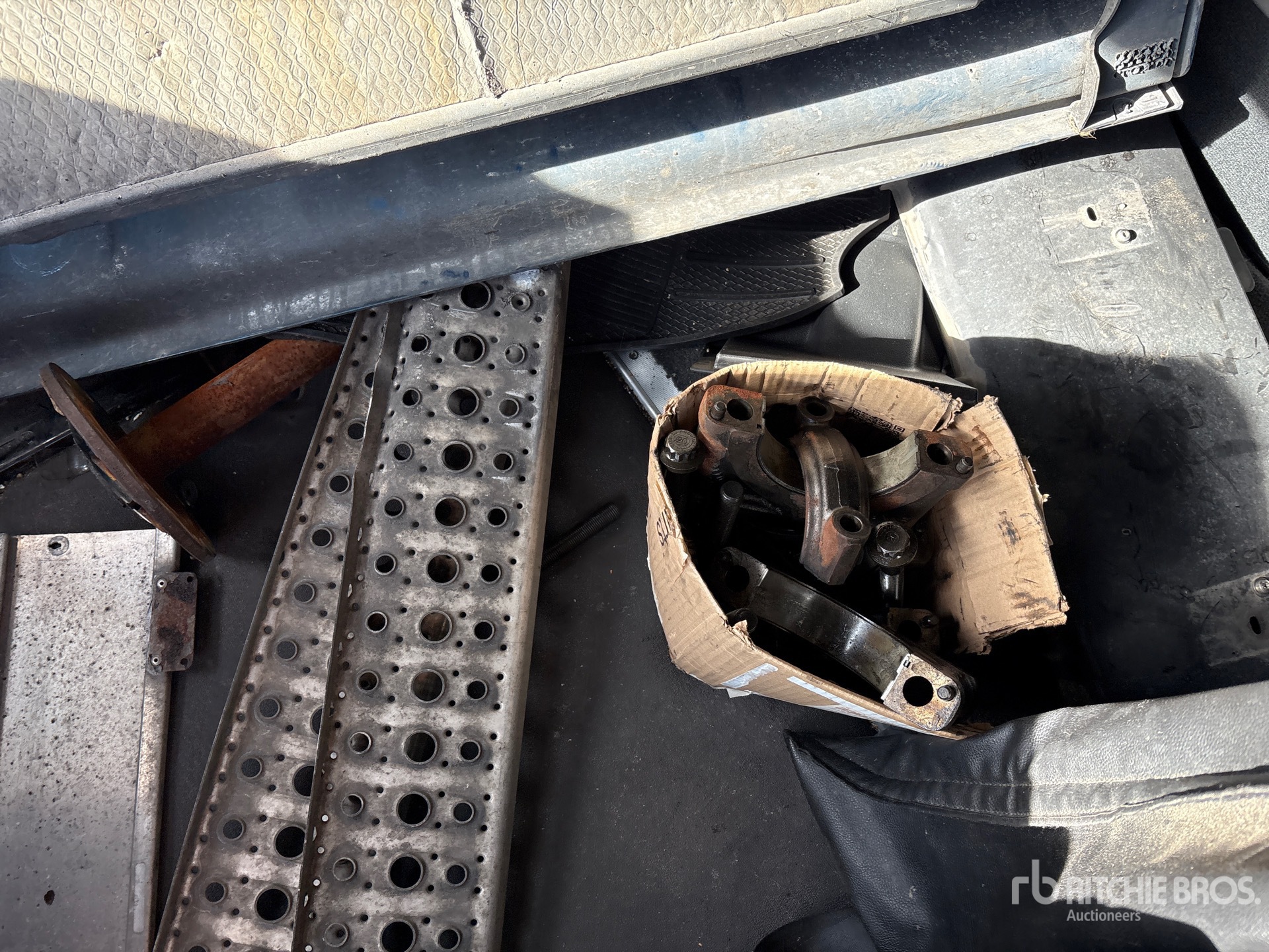 2020 Freightliner CASCADIA 126
