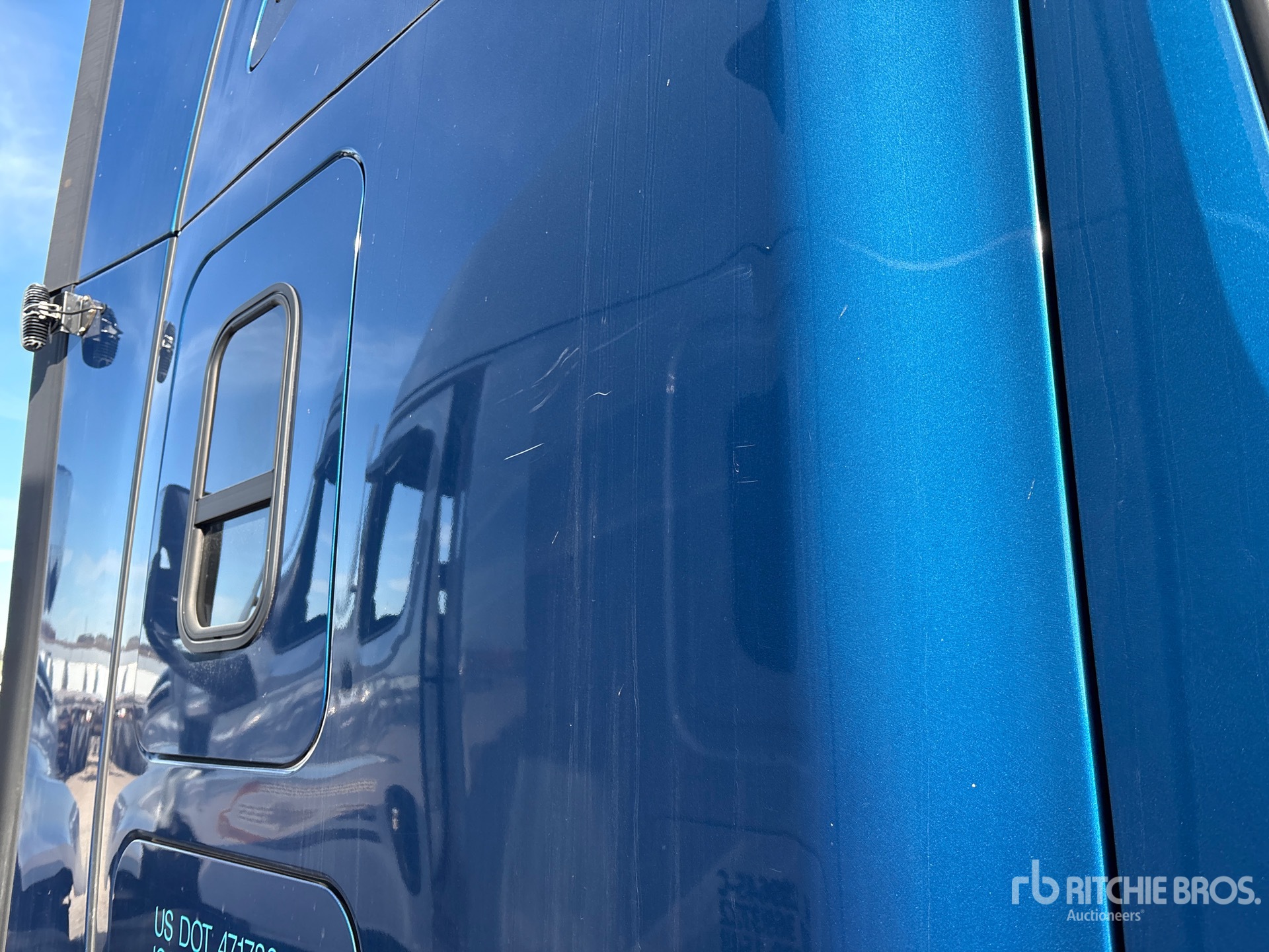 2020 Freightliner CASCADIA 126