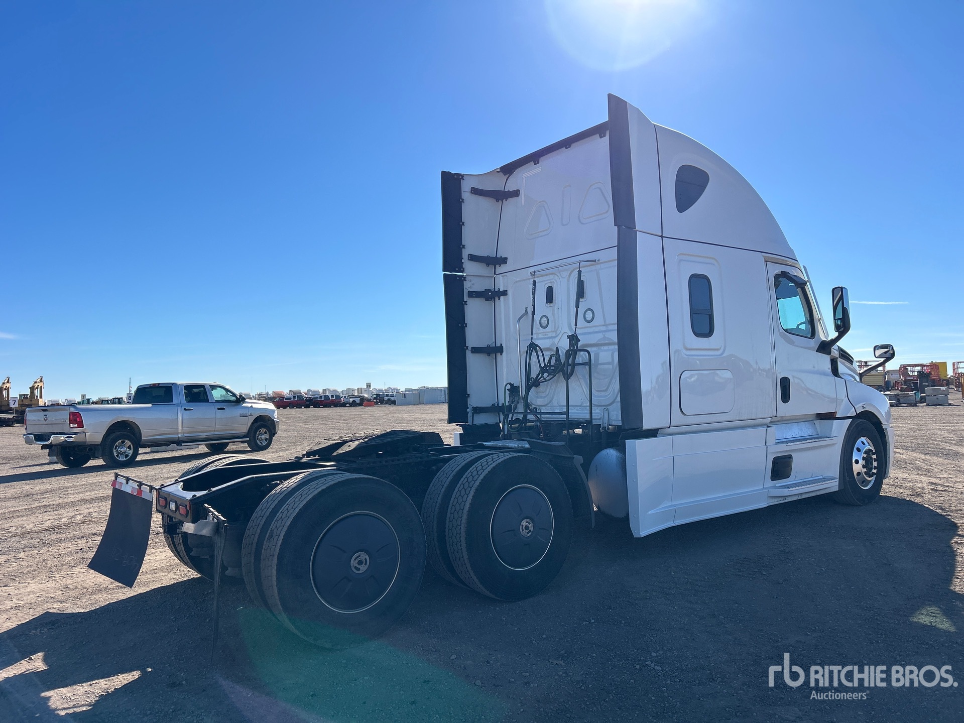 2023 Freightliner CASCADIA 126