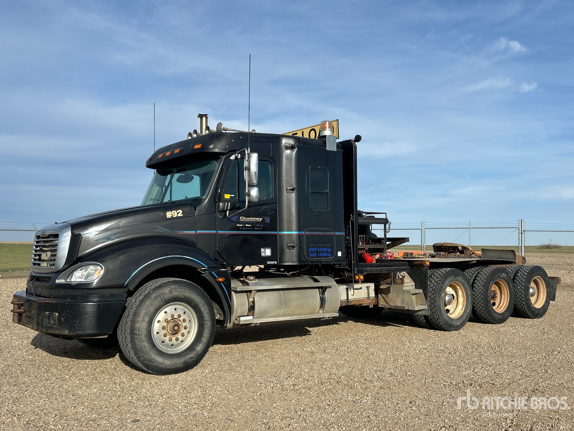 Photo of 2005 Freightliner COLUMBIA