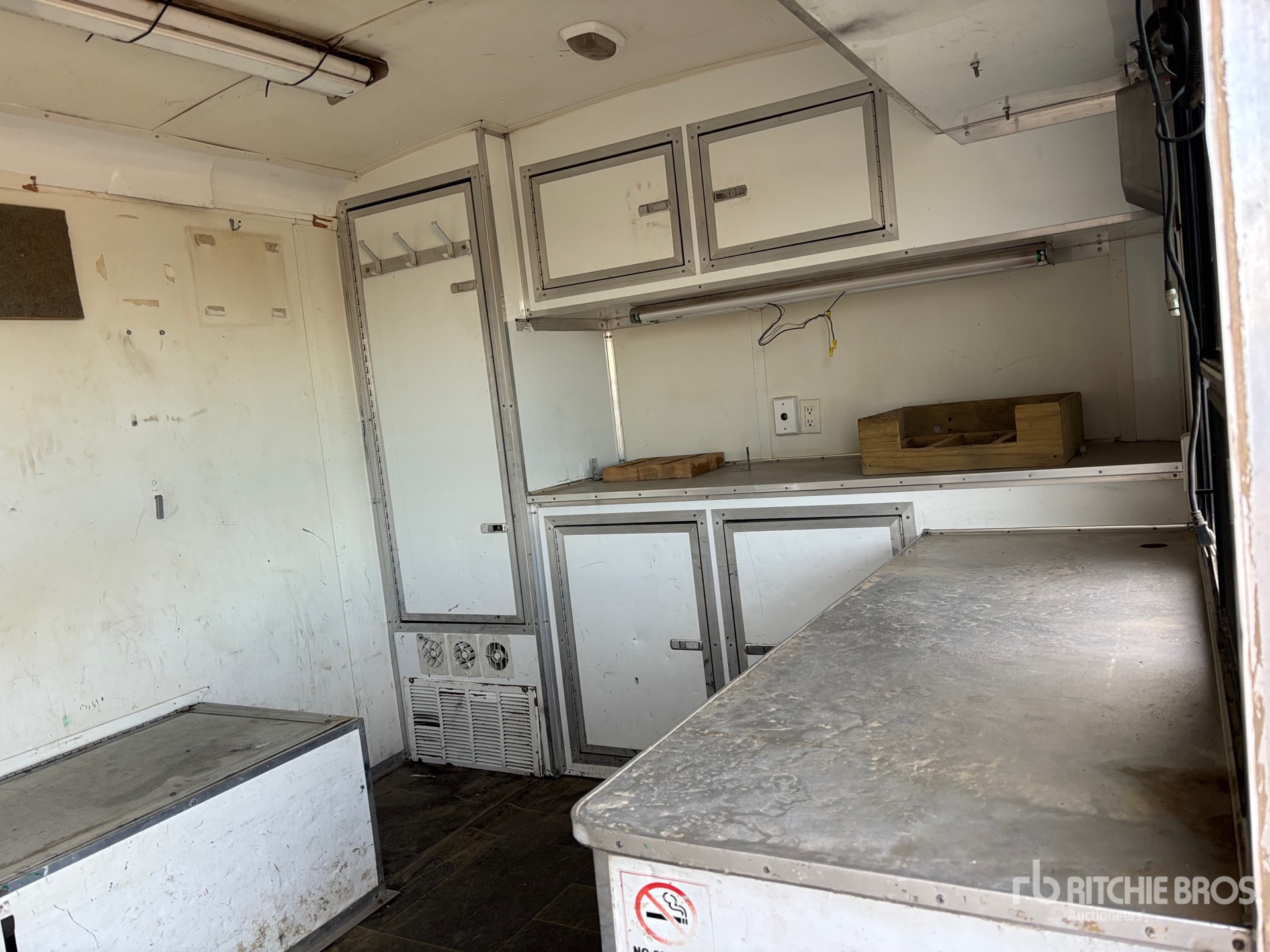 2013 Cargo Mate 22 FT T/A